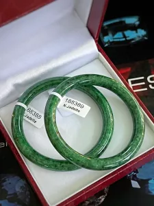 VÒNG TAY NGỌC JADEITE TỰ NHIÊN
