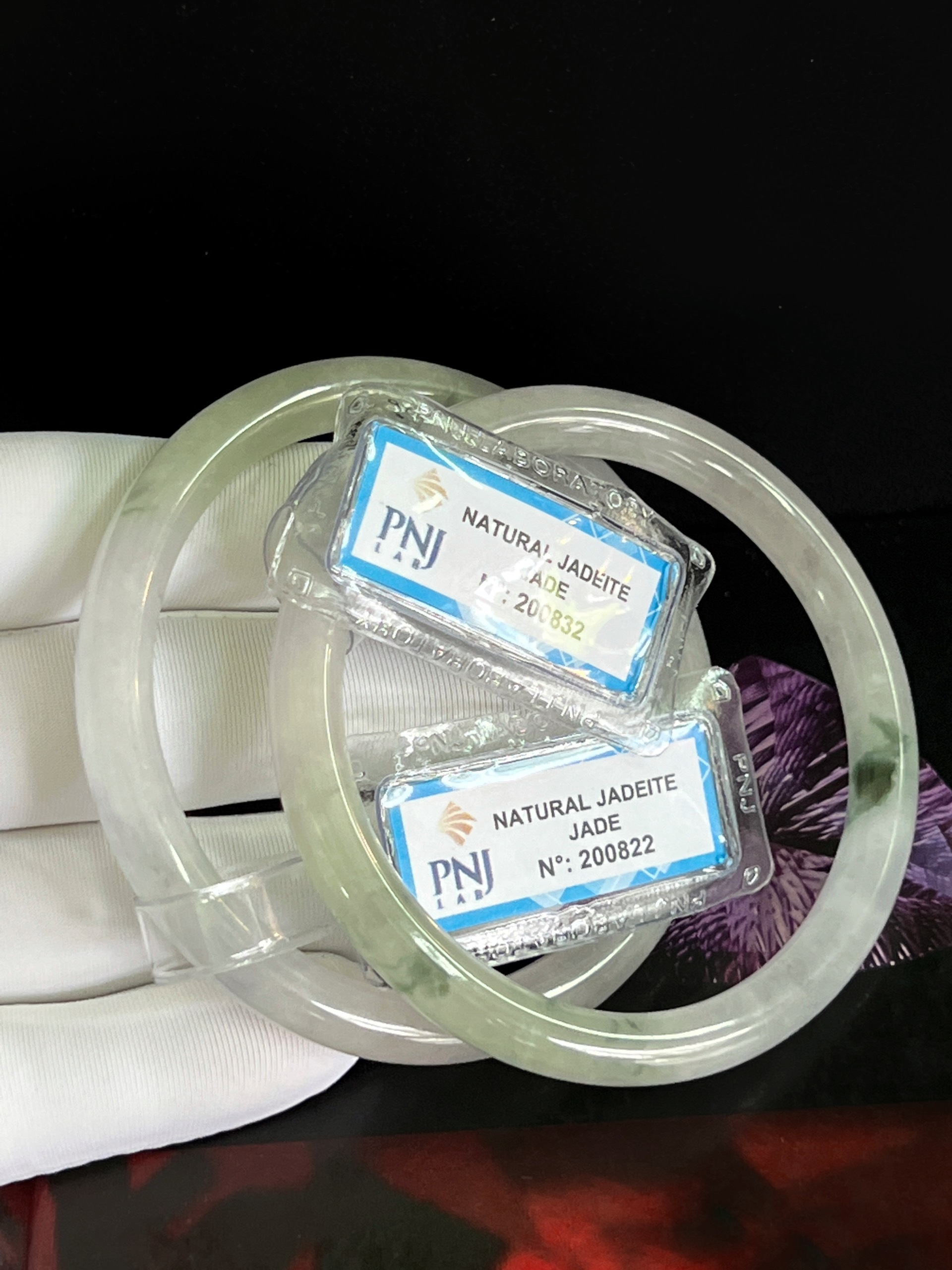 VÒNG TAY NGỌC JADEITE TỰ NHIÊN