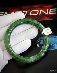 VÒNG TAY NGỌC JADEITE TỰ NHIÊN