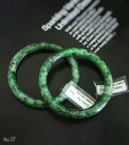 VÒNG TAY NGỌC JADEITE TỰ NHIÊN
