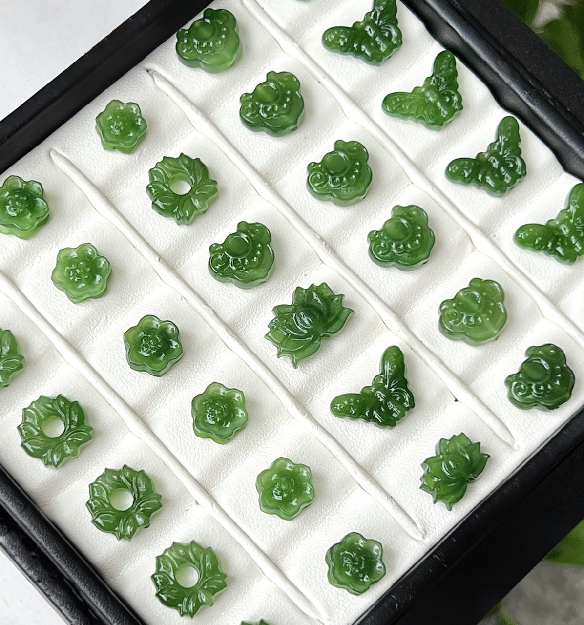 NGỌC BÍCH NEPHRITE TỰ NHIÊN