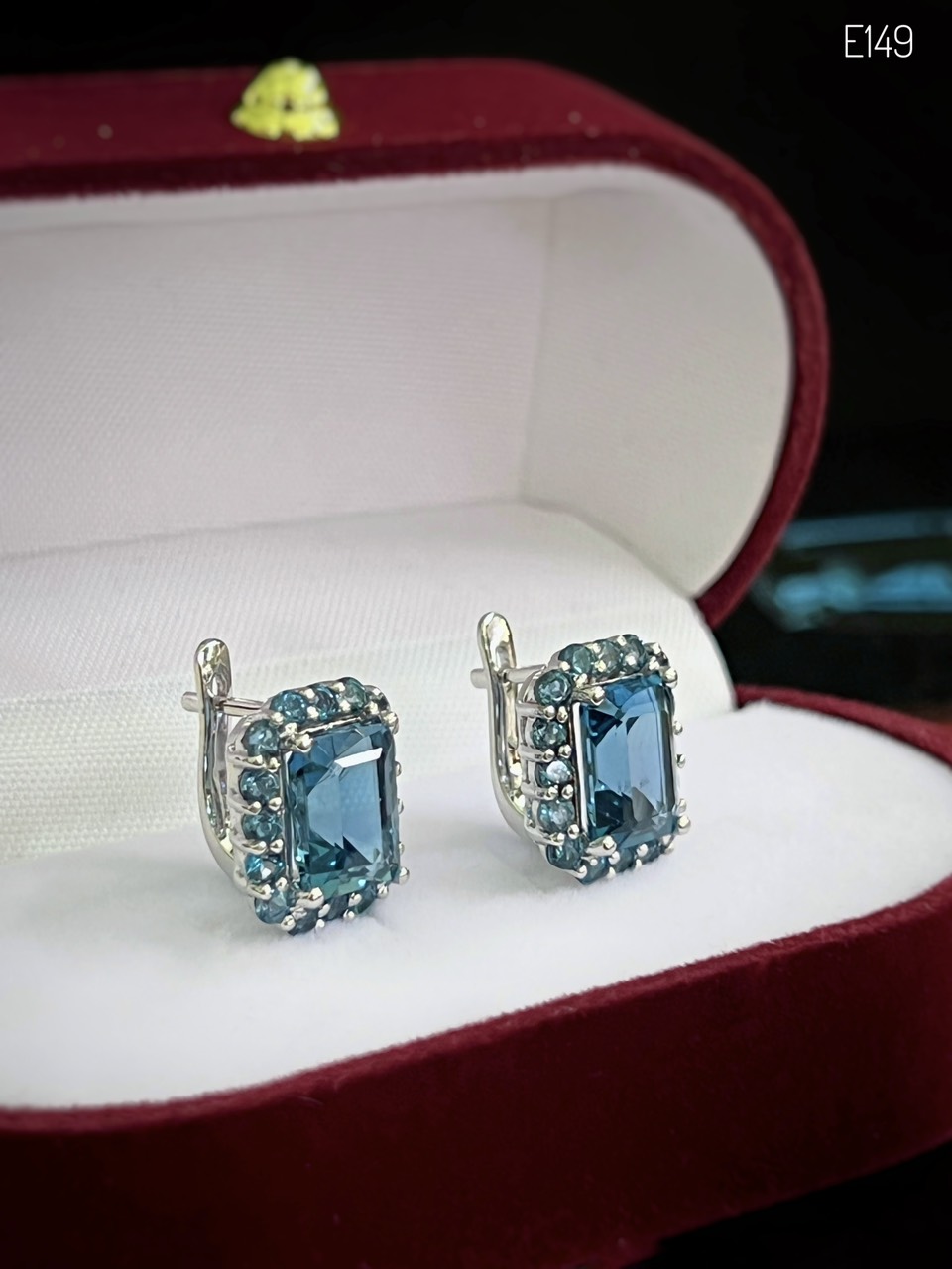 KHUYÊN TAI BẠC FULL ĐÁ TOPAZ LONDON TỰ NHIÊN