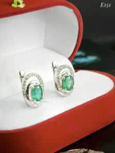 KHUYÊN TAI BẠC XI ĐÁ EMERALD - NGỌC LỤC BẢO TỰ NHIÊN