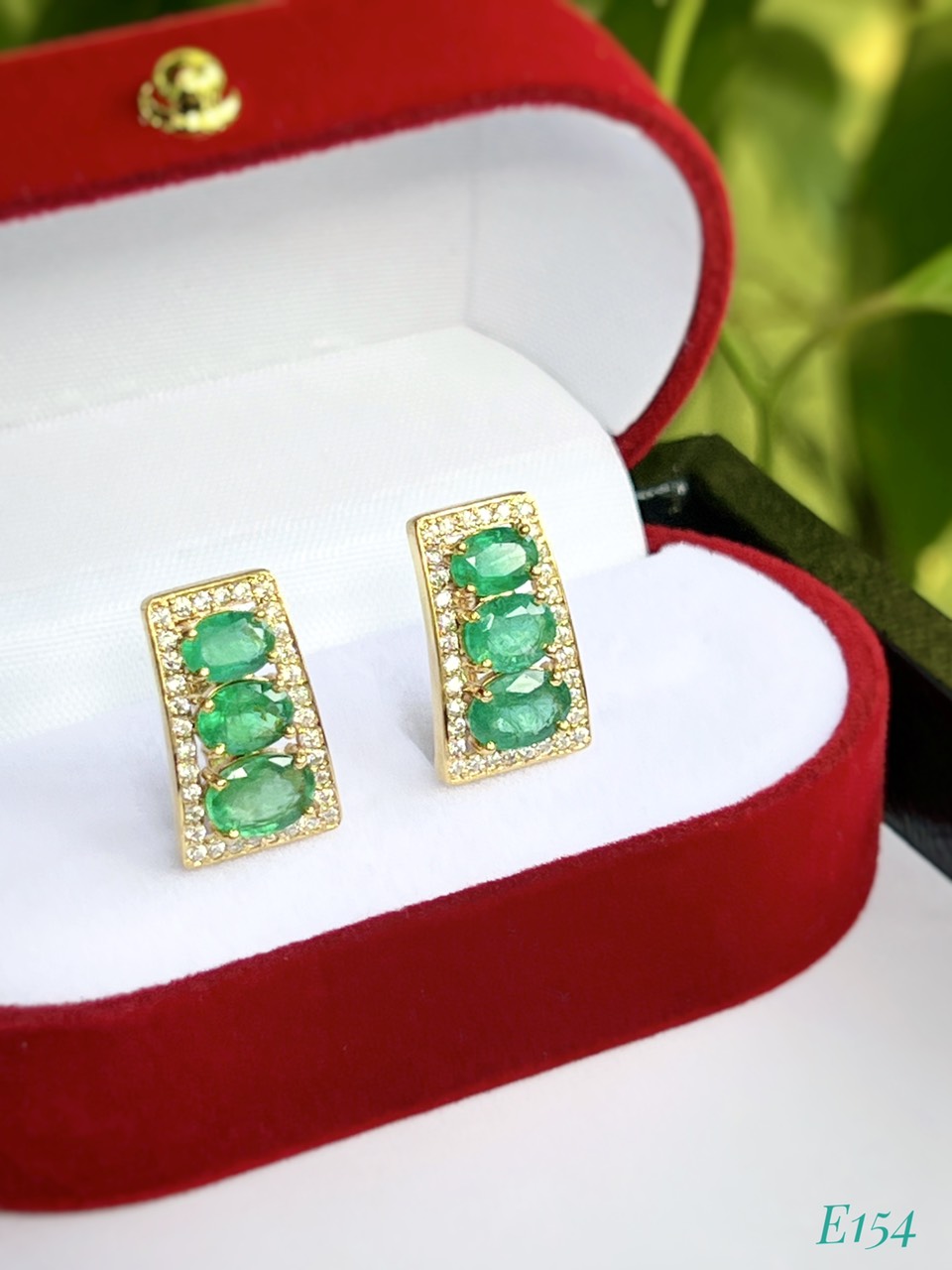 KHUYÊN TAI BẠC XI ĐÁ EMERALD - NGỌC LỤC BẢO TỰ NHIÊN