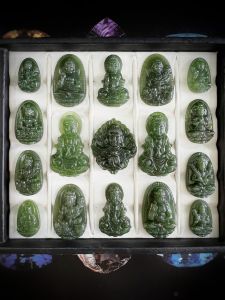 MẶT PHẬT BÀ QUAN ÂM NGỌC BÍCH TỰ NHIÊN