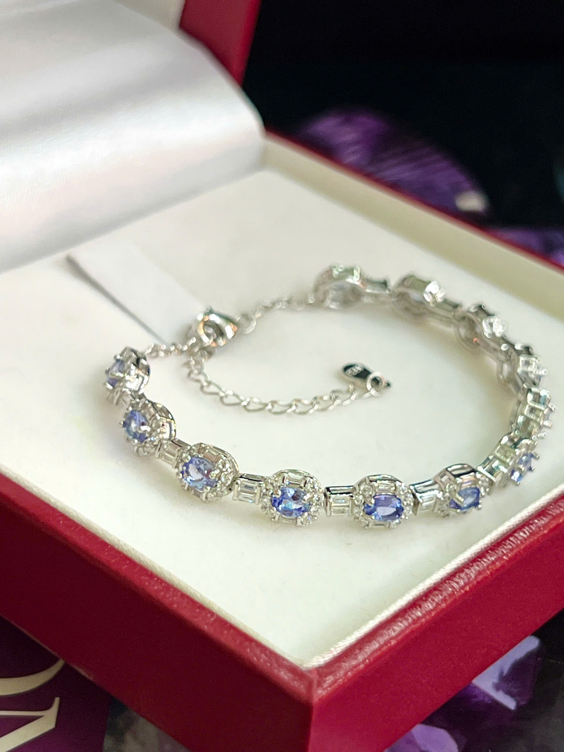 gen-h-z7243734325566_828b7fb4add0307dac26ca57c095ea64