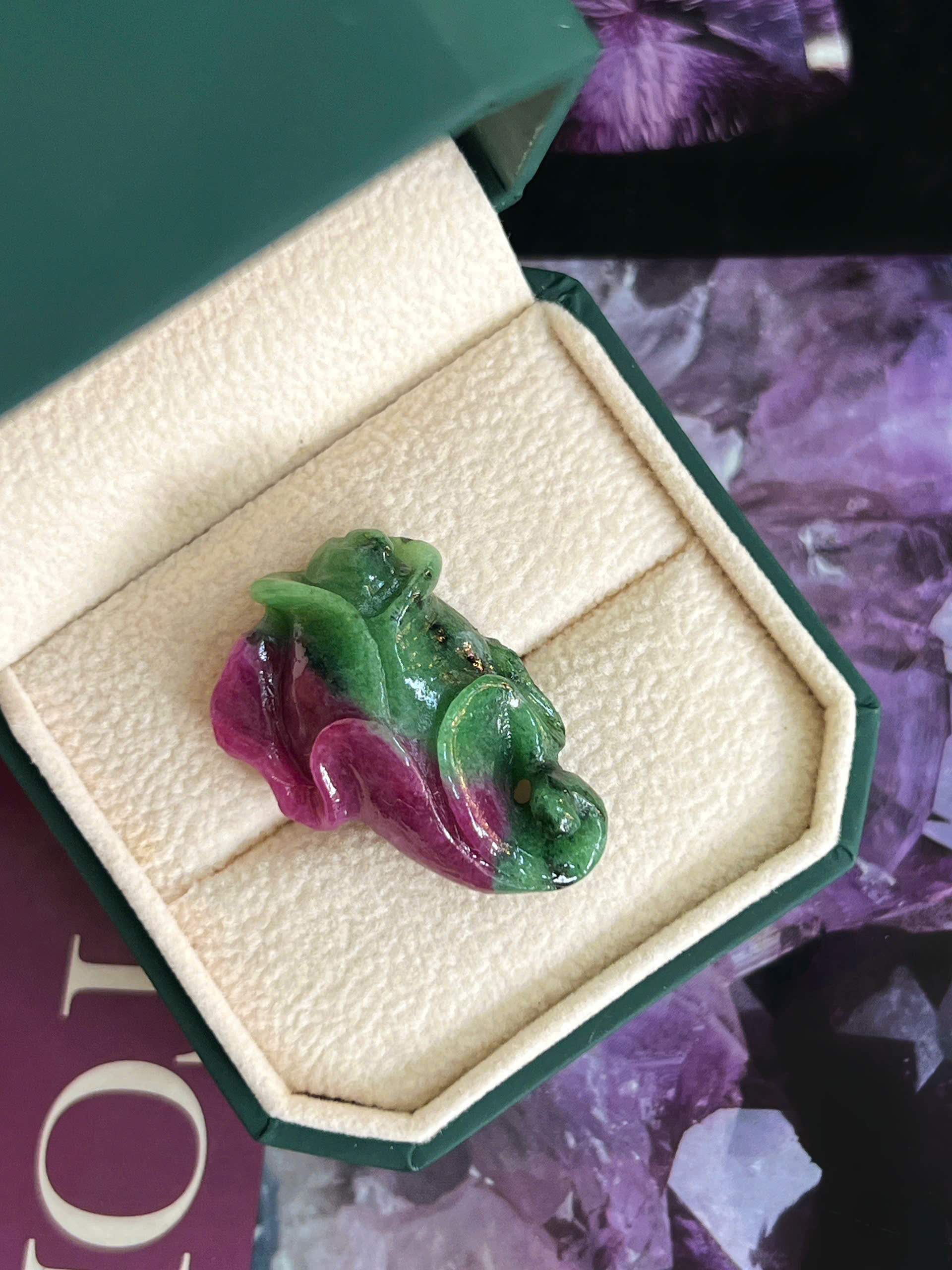 gen-h-z7425551392084_dba1a1b7c538478cb9d25bc2be4fbe20