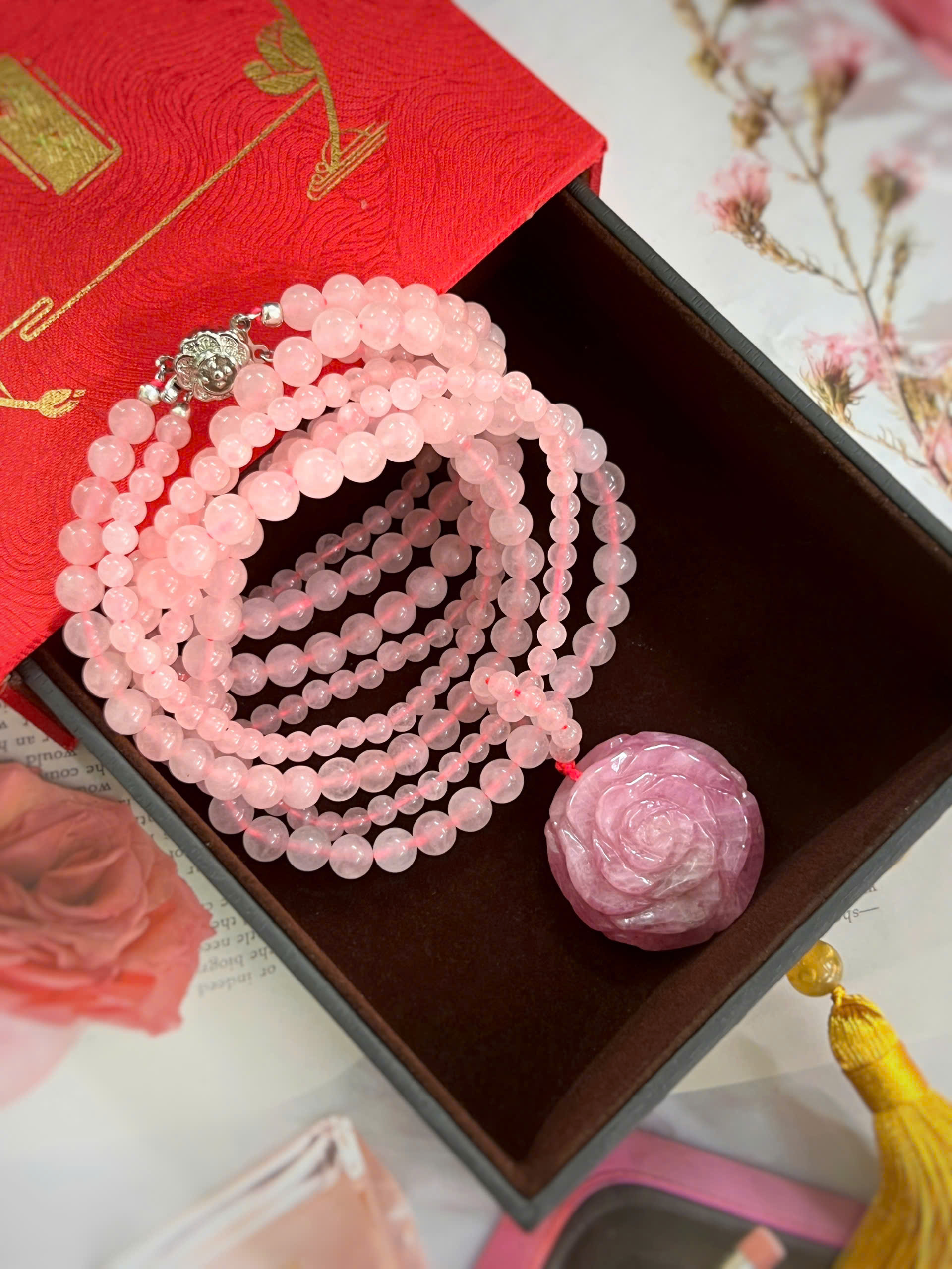 VÒNG CỔ ĐÁ THẠCH ANH HỒNG, HOA HỒNG SAPPHIRE TỰ NHIÊN