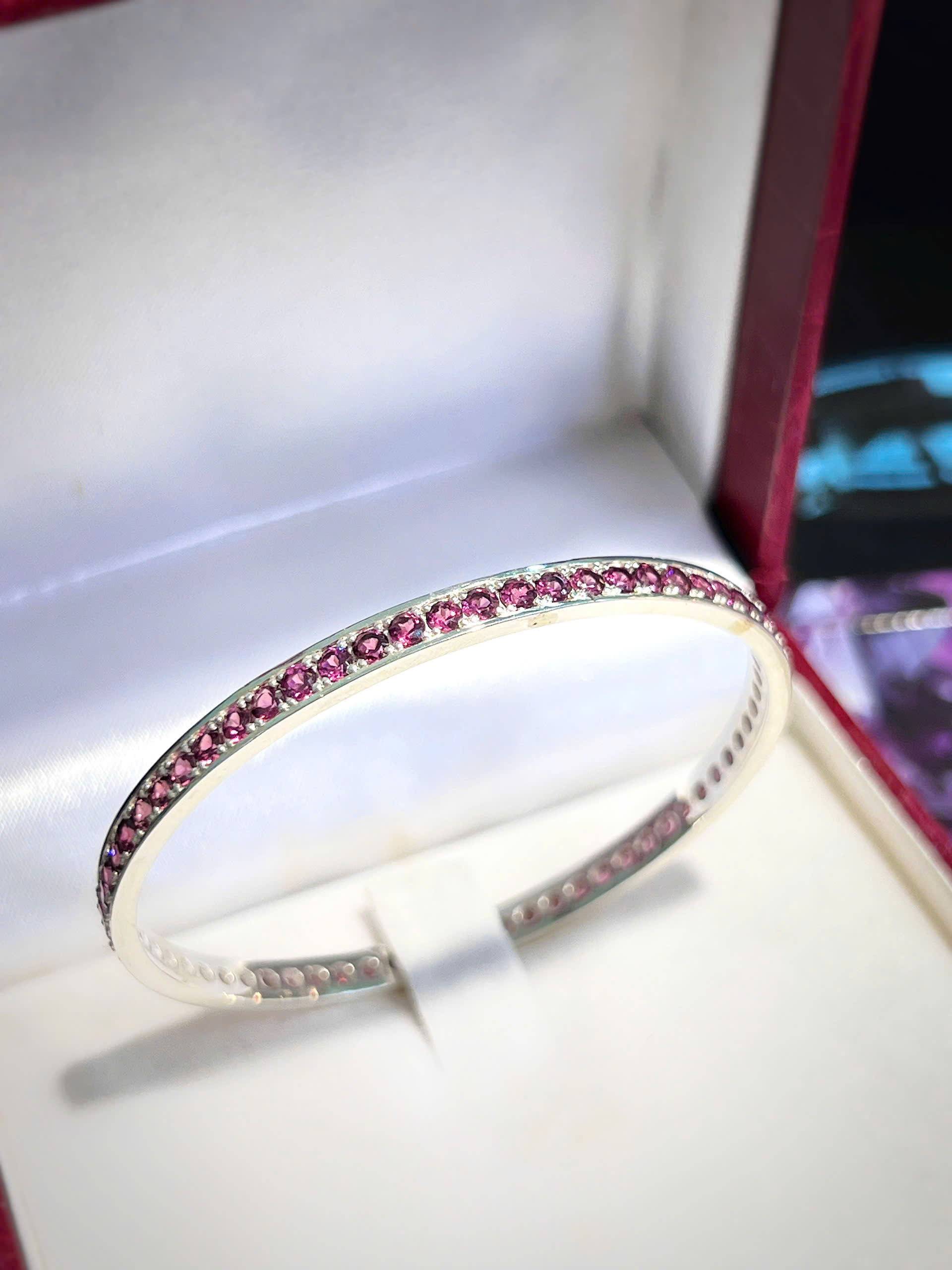 gen-h-z7618976333414_4f3fc44909cb6a4f04dba2d19ab5ce91