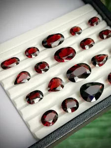 ĐÁ GARNET TỰ NHIÊN