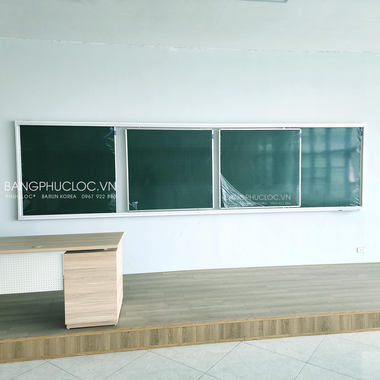 Bảng Trượt Ngang 2 Lớp 4 Bảng Nhôm Trắng