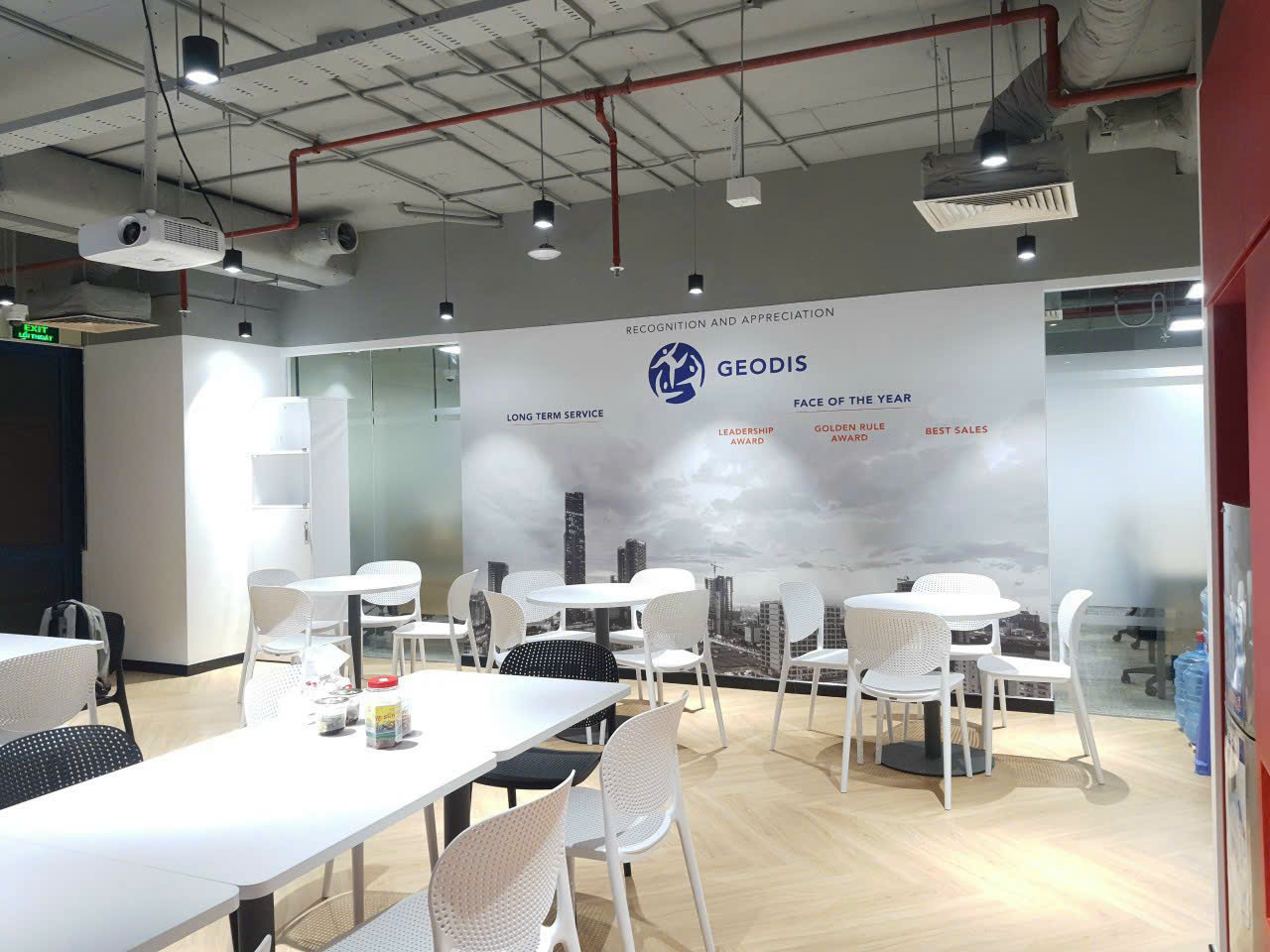 XUÂN HÒA TỰ HÀO LÀ ĐỐI TÁC CUNG CẤP NỘI THẤT CHO GEODIS HÀ NỘI