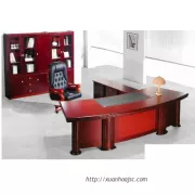 Bàn  lãnh đạo M-35