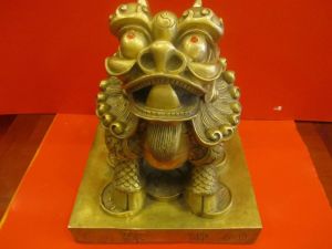 TỲ HƯU HAI SỪNG ĐẾ VUÔNG - CỠ ĐẠI