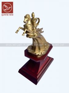 Tượng Thánh Gióng