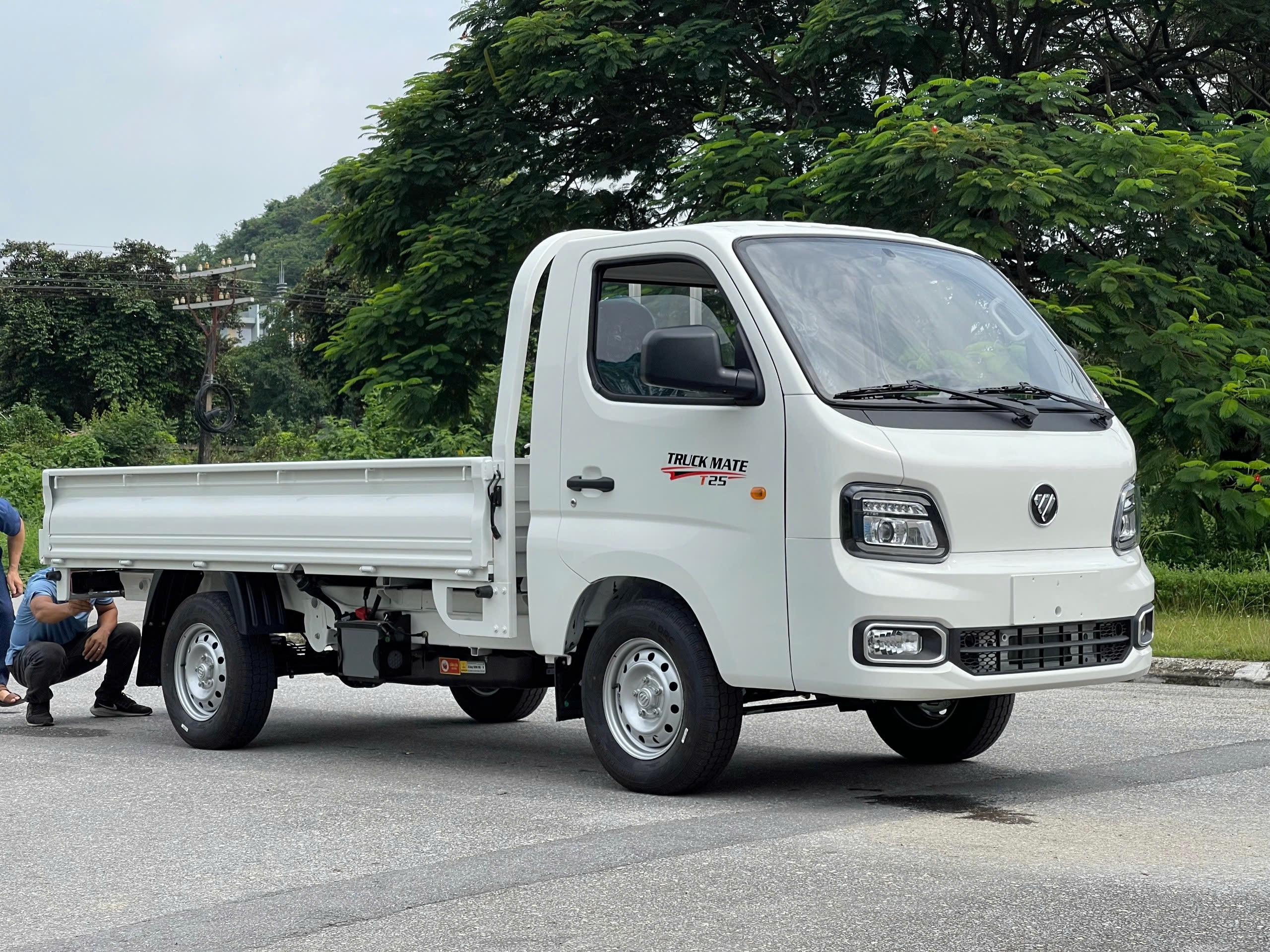 xe-tai-foton-t25-thung- lung-990kg (2)