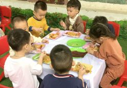 Tiệc Buffet trẻ mẫu giáo 3-4 tuổi năm học 2023-2024
