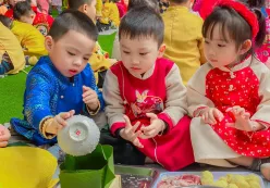 Bé vui đón tết - Xuân Giáp Thìn 2024