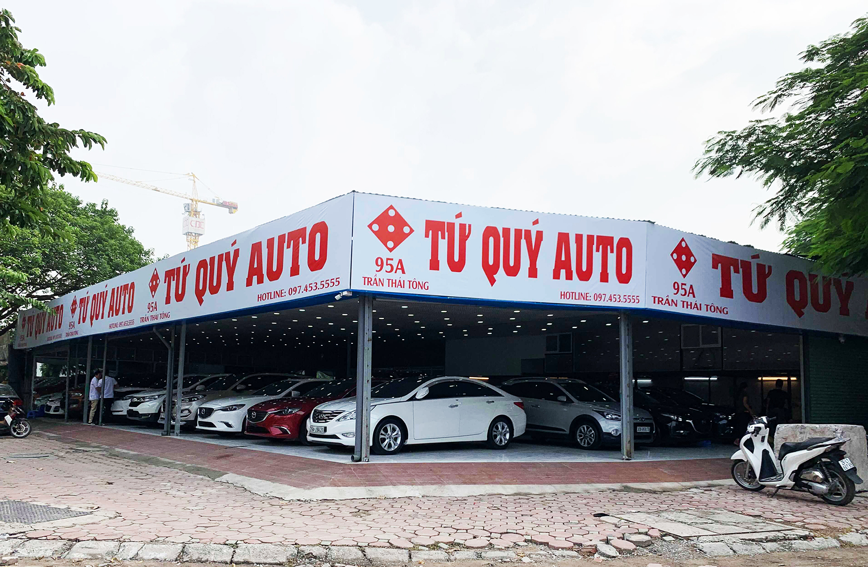 Tứ Quý Auto chuyển sang Showroom mới