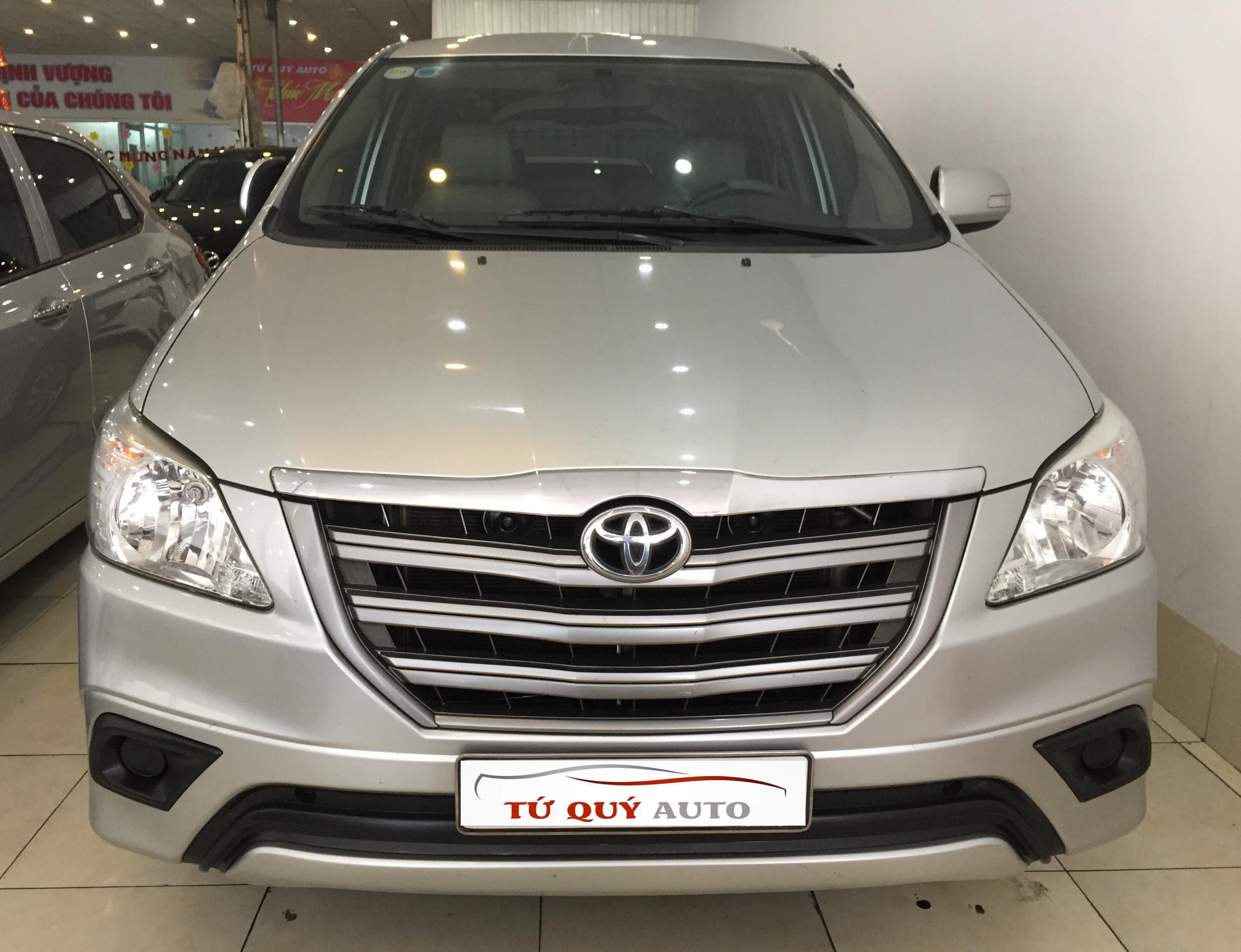 Xe Toyota Innova 2.0E 2015 - Bạc