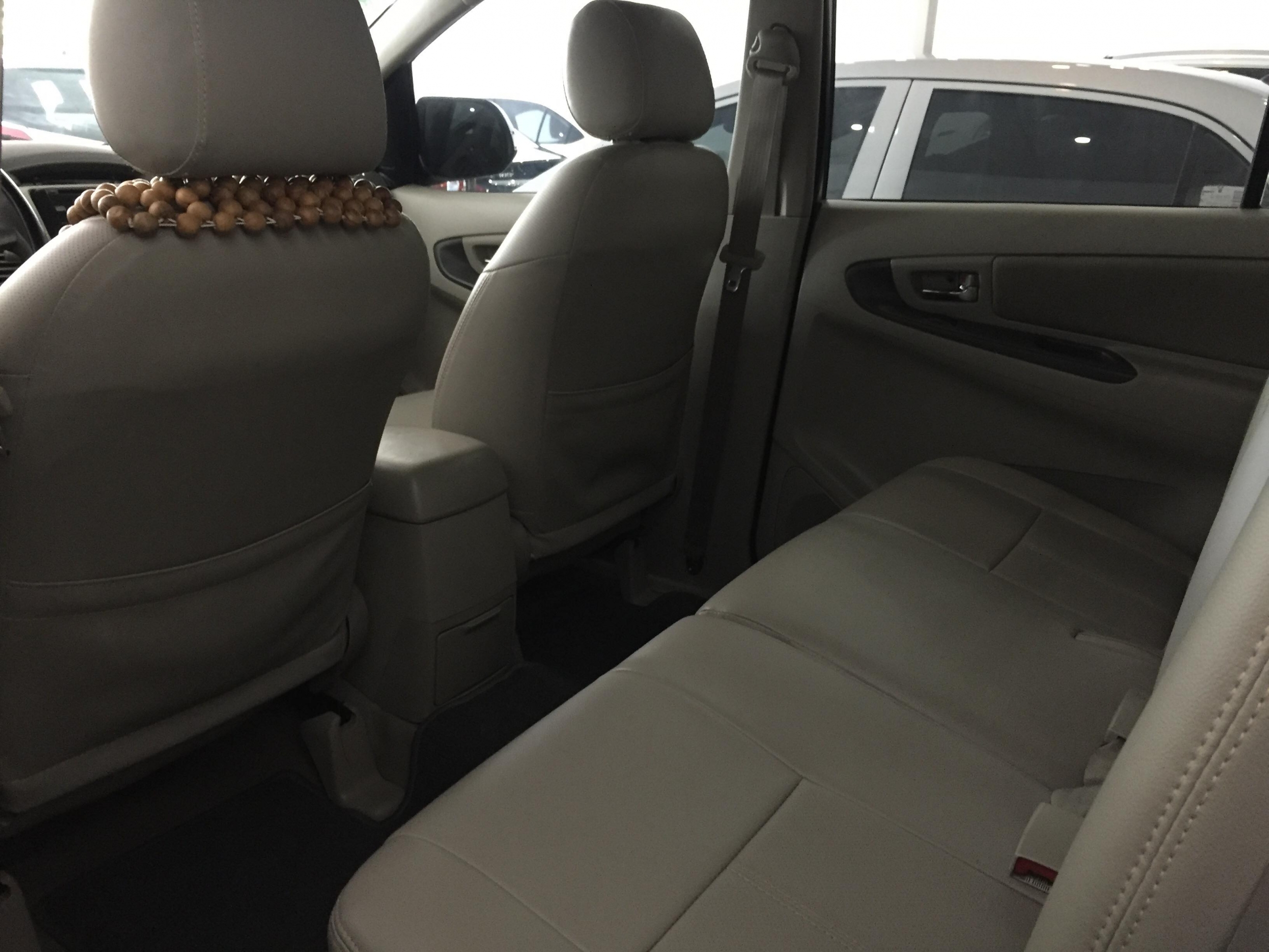 Toyota Innova 2.0E 2015 - 11