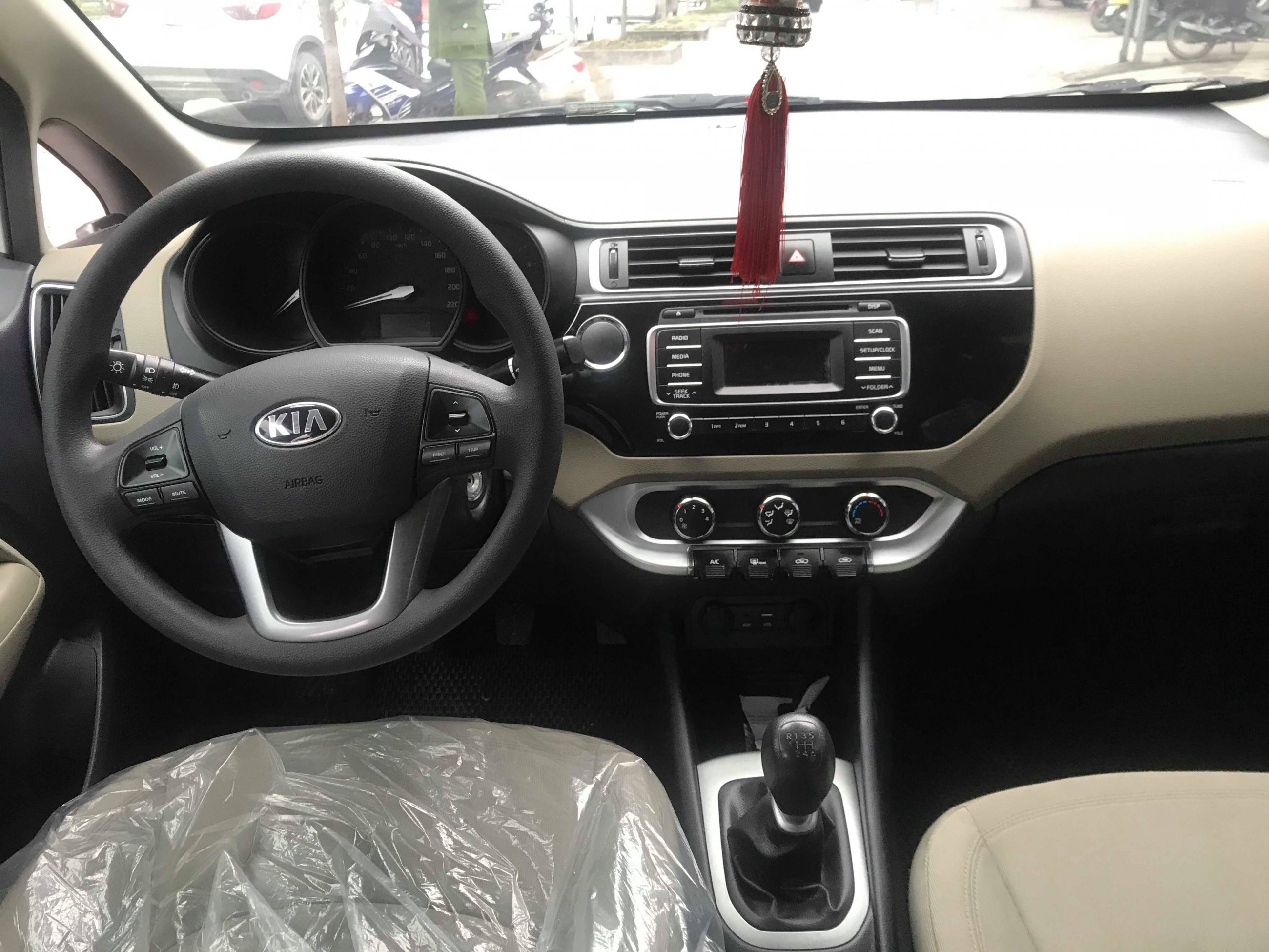 Kia Rio Sedan 1.4MT 2016 - 10