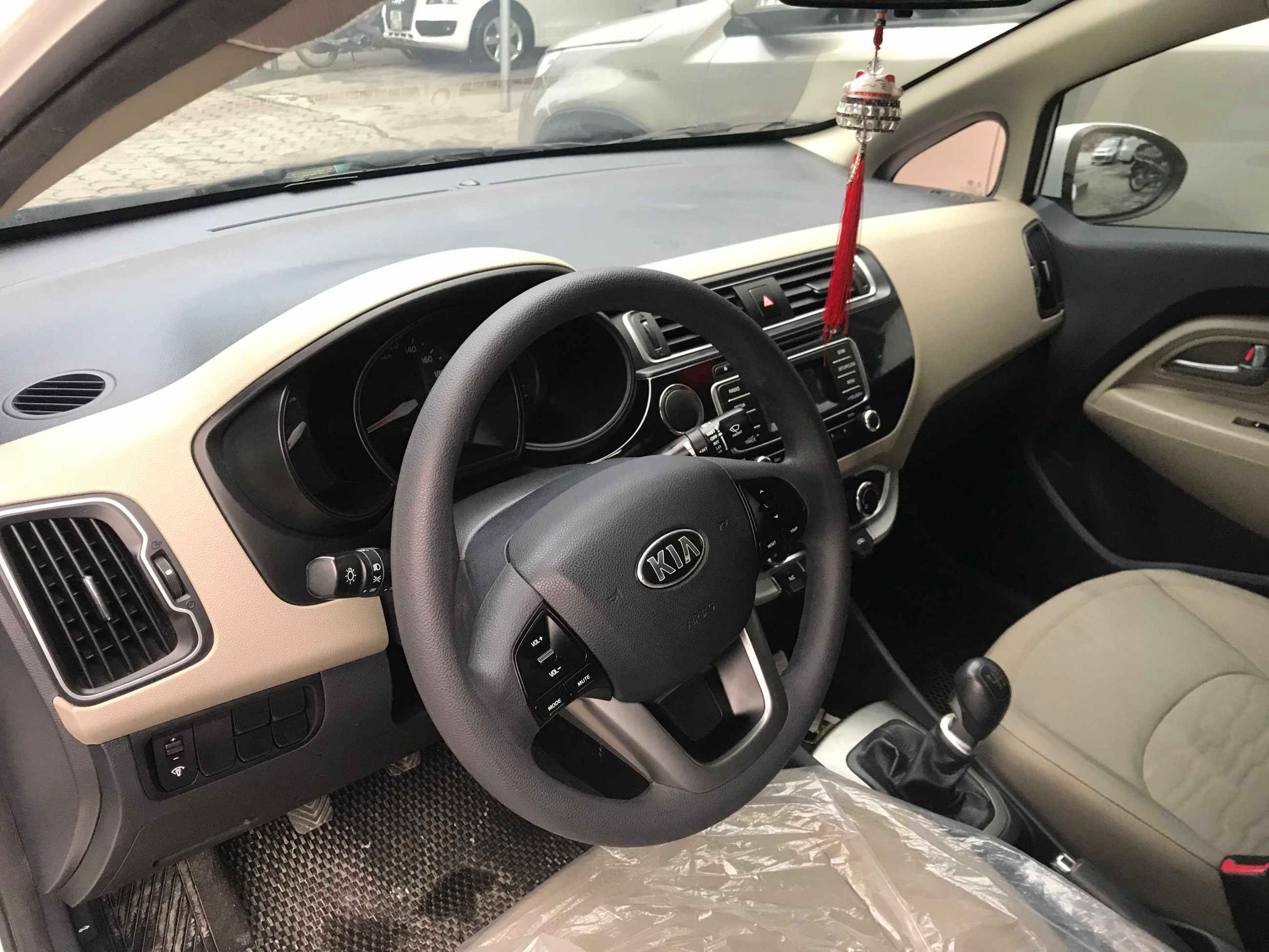 Kia Rio Sedan 1.4MT 2016 - 11