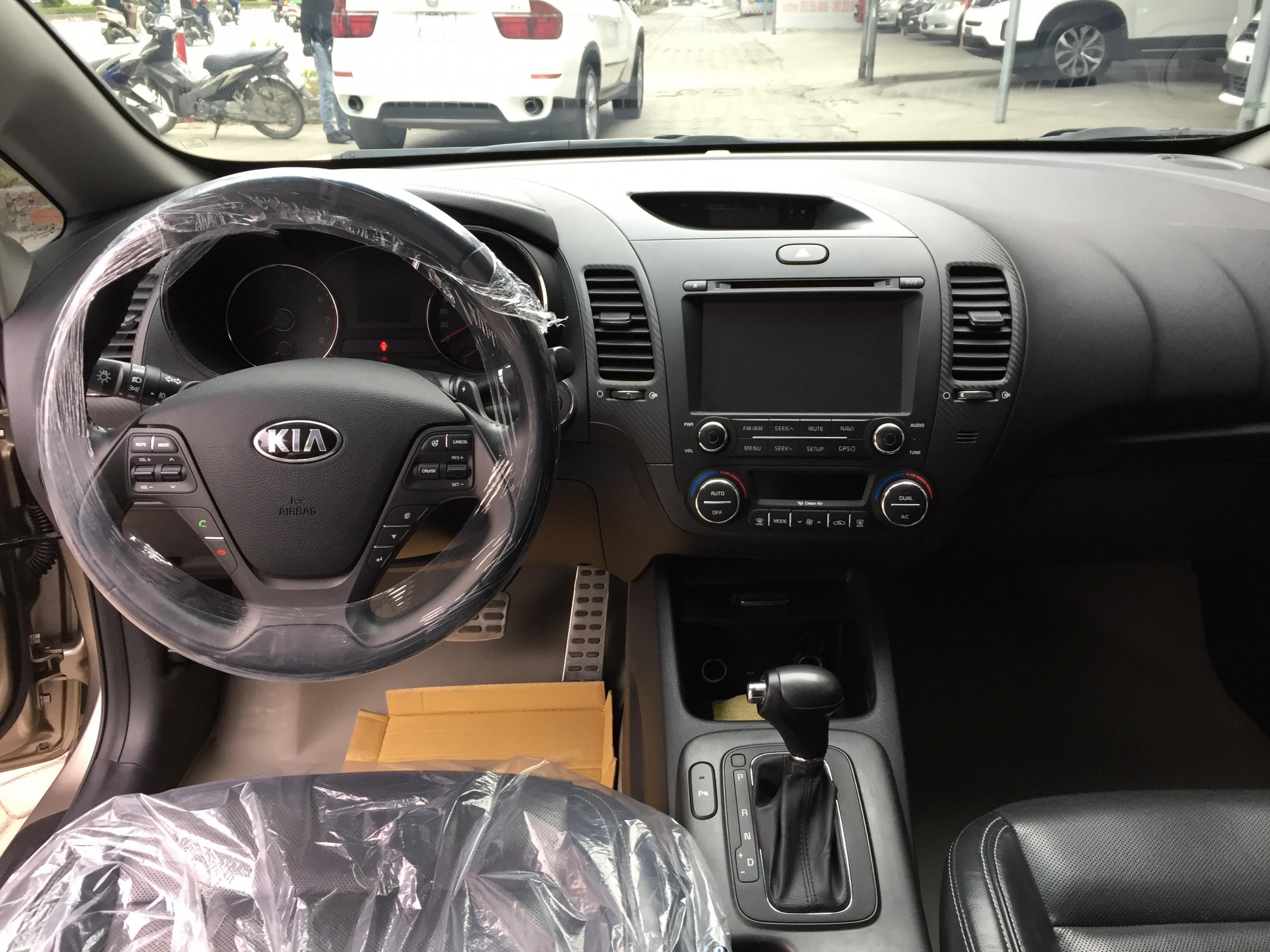 Kia K3 1.6AT 2013 - 11