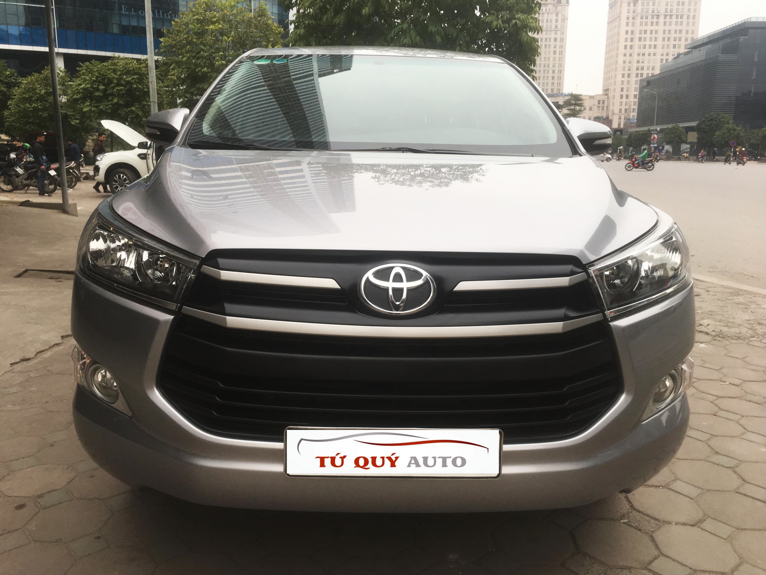 Xe Toyota Innova 2.0E 2016 - Ghi bạc