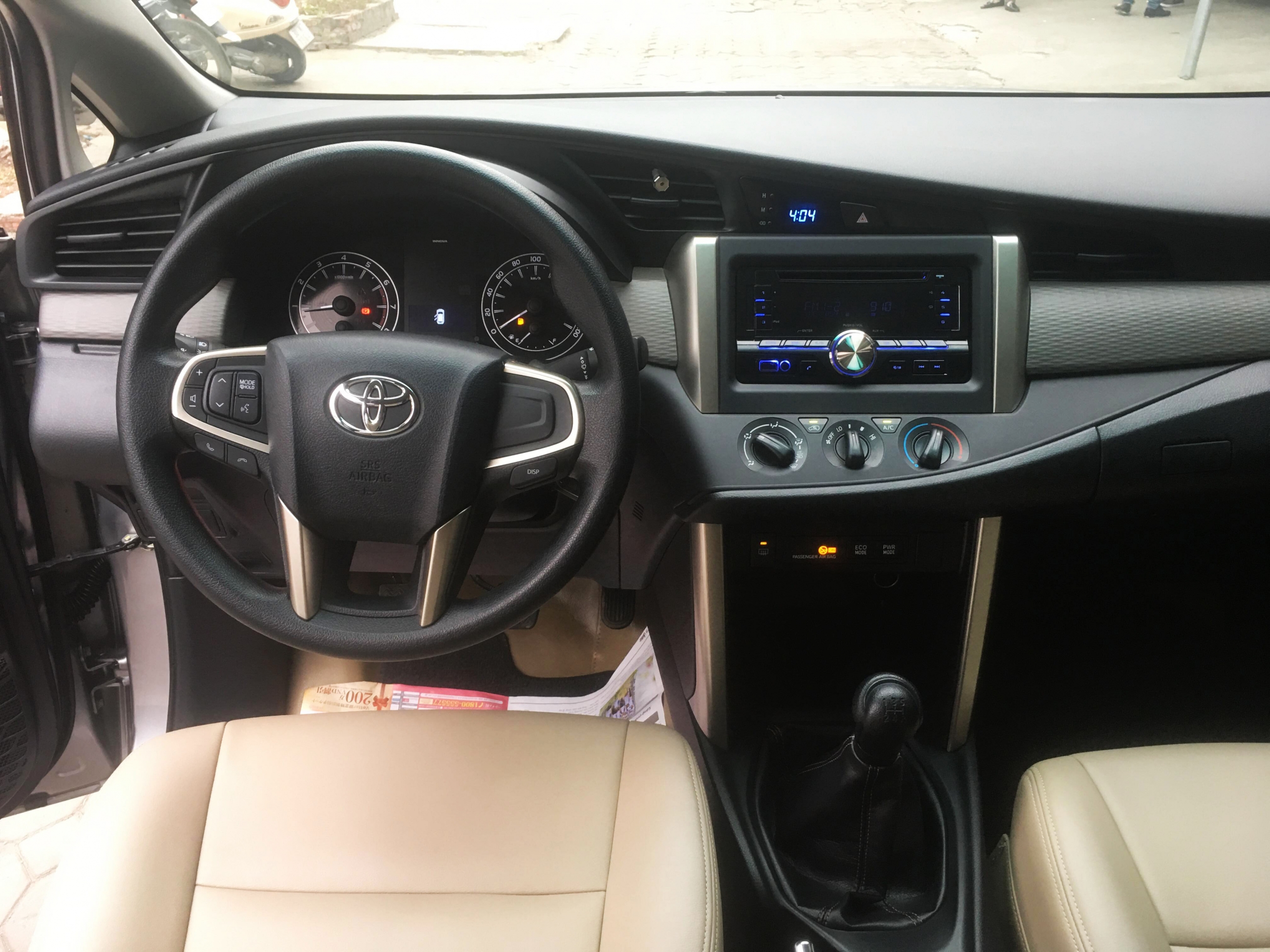 Toyota innova E 2016 - 9