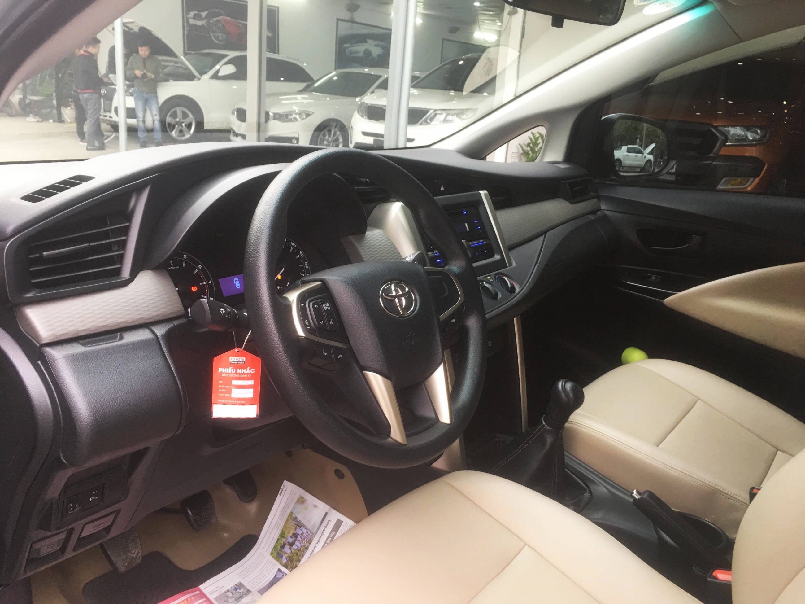 Toyota innova E 2016 - 10