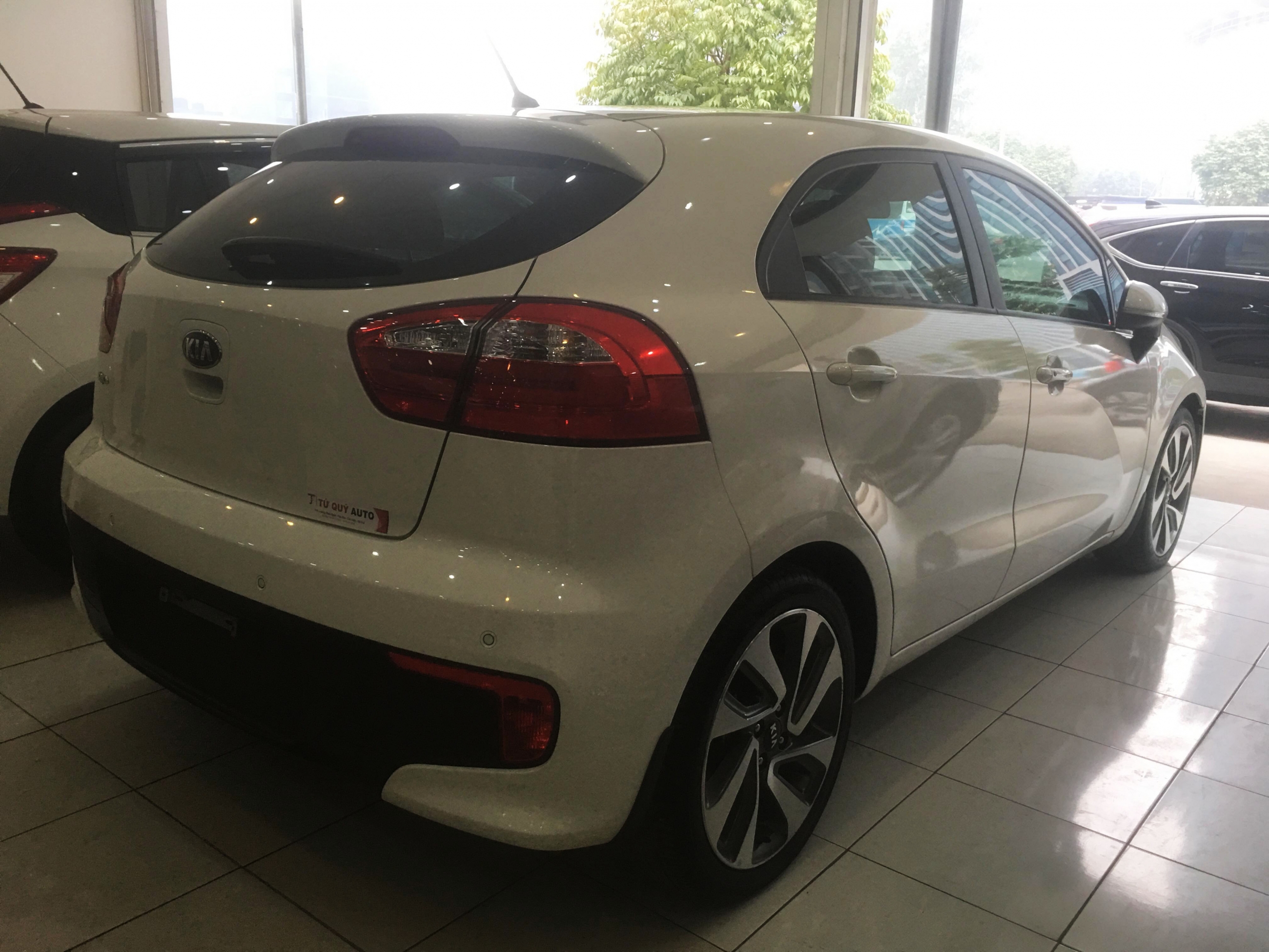 Kia Rio Hatchback 1.4AT 2015 - 4