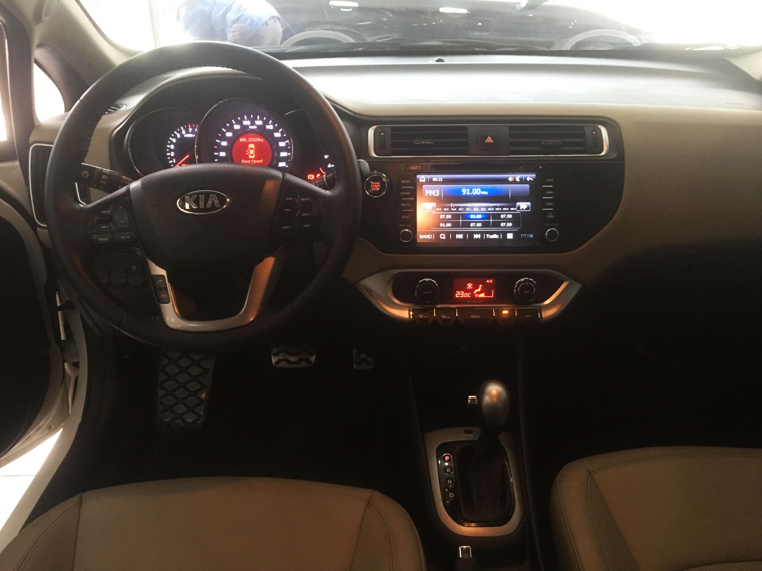 Kia Rio Hatchback 1.4AT 2015 - 10