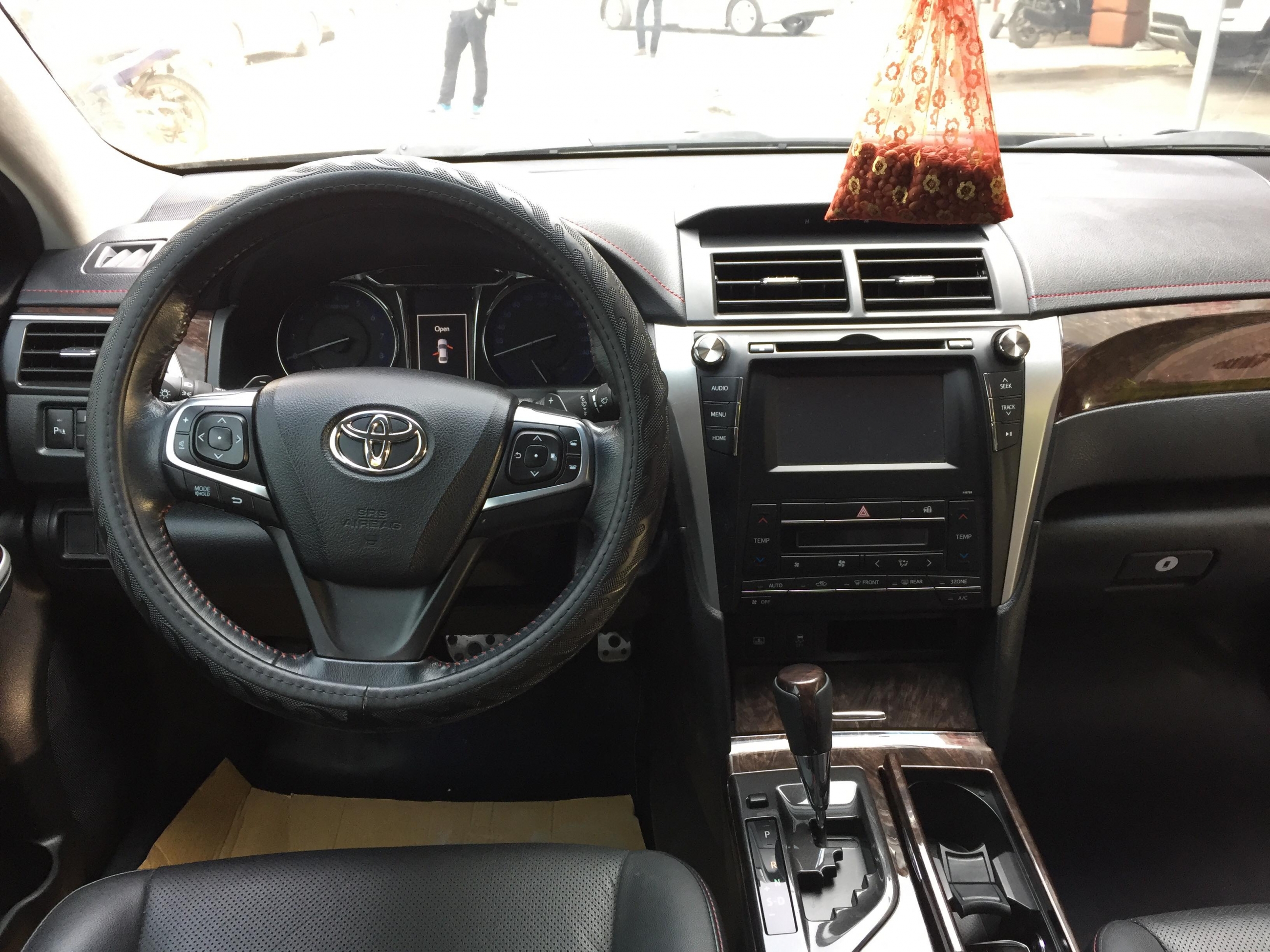 Toyota Camry 2.5Q 2015 - 8