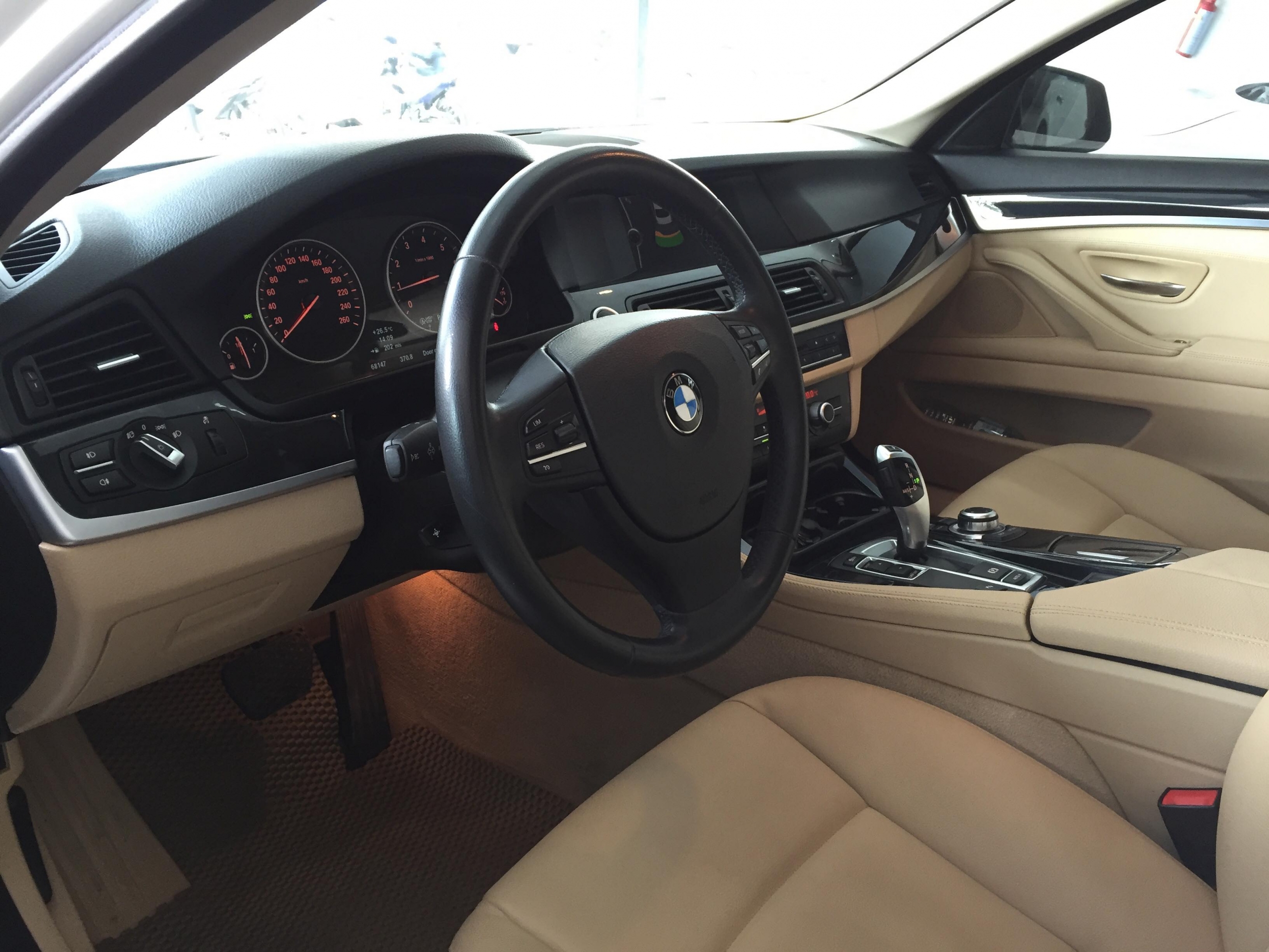 BMW 520i 2012 - 7