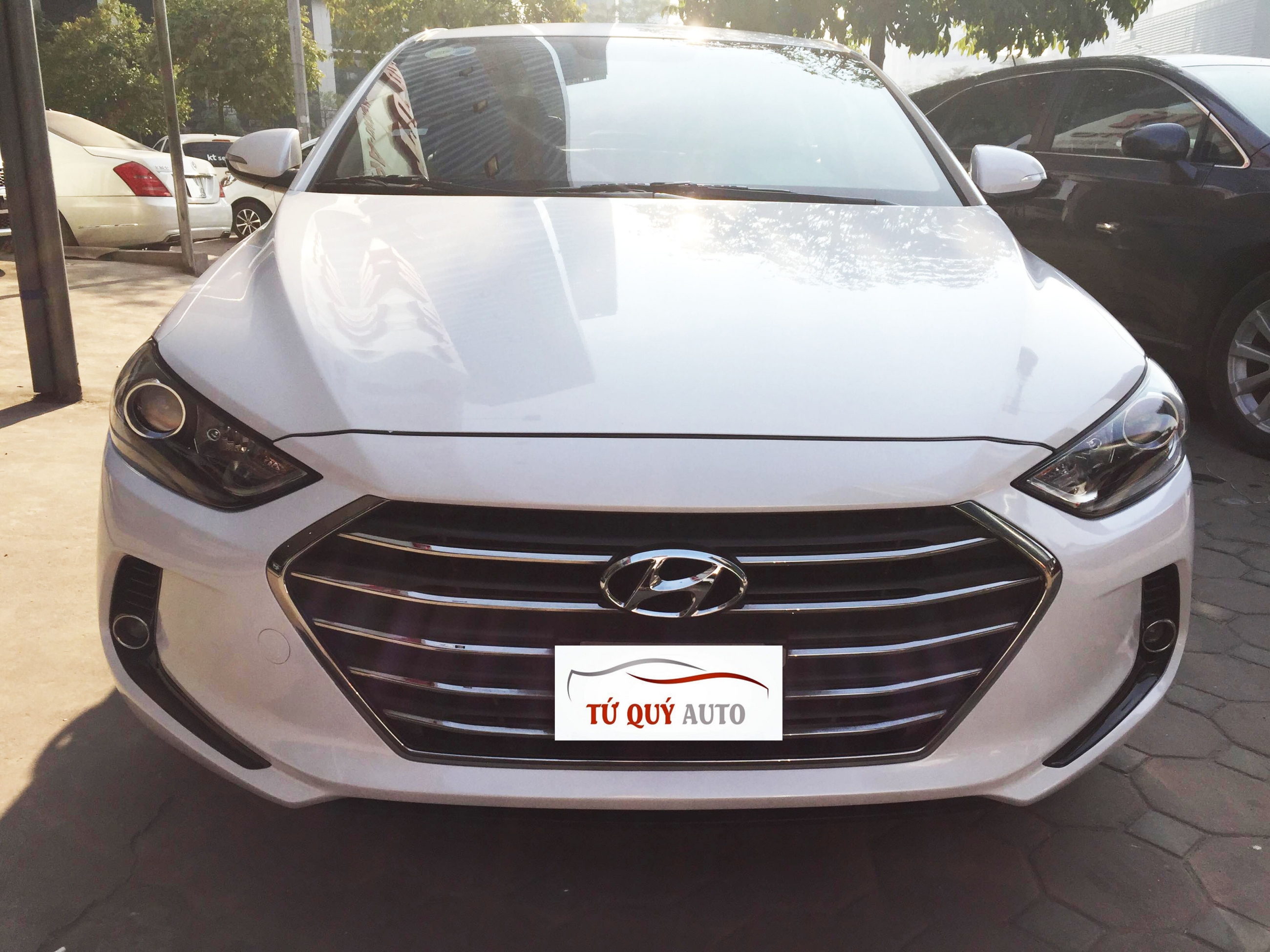 Xe Hyundai Elantra 1.6MT 2017 - Trắng