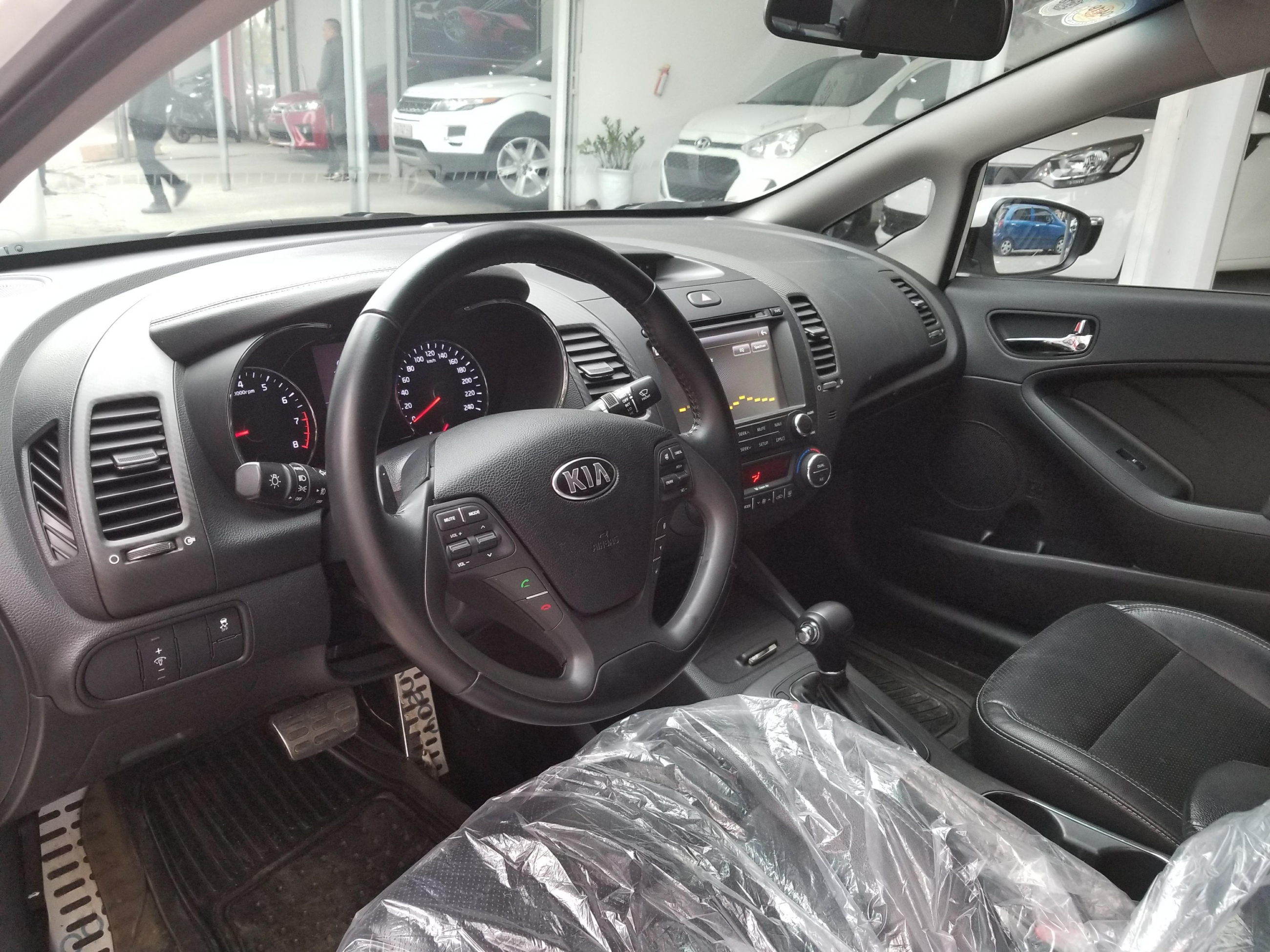 Kia K3 2.0AT 2015 - 8