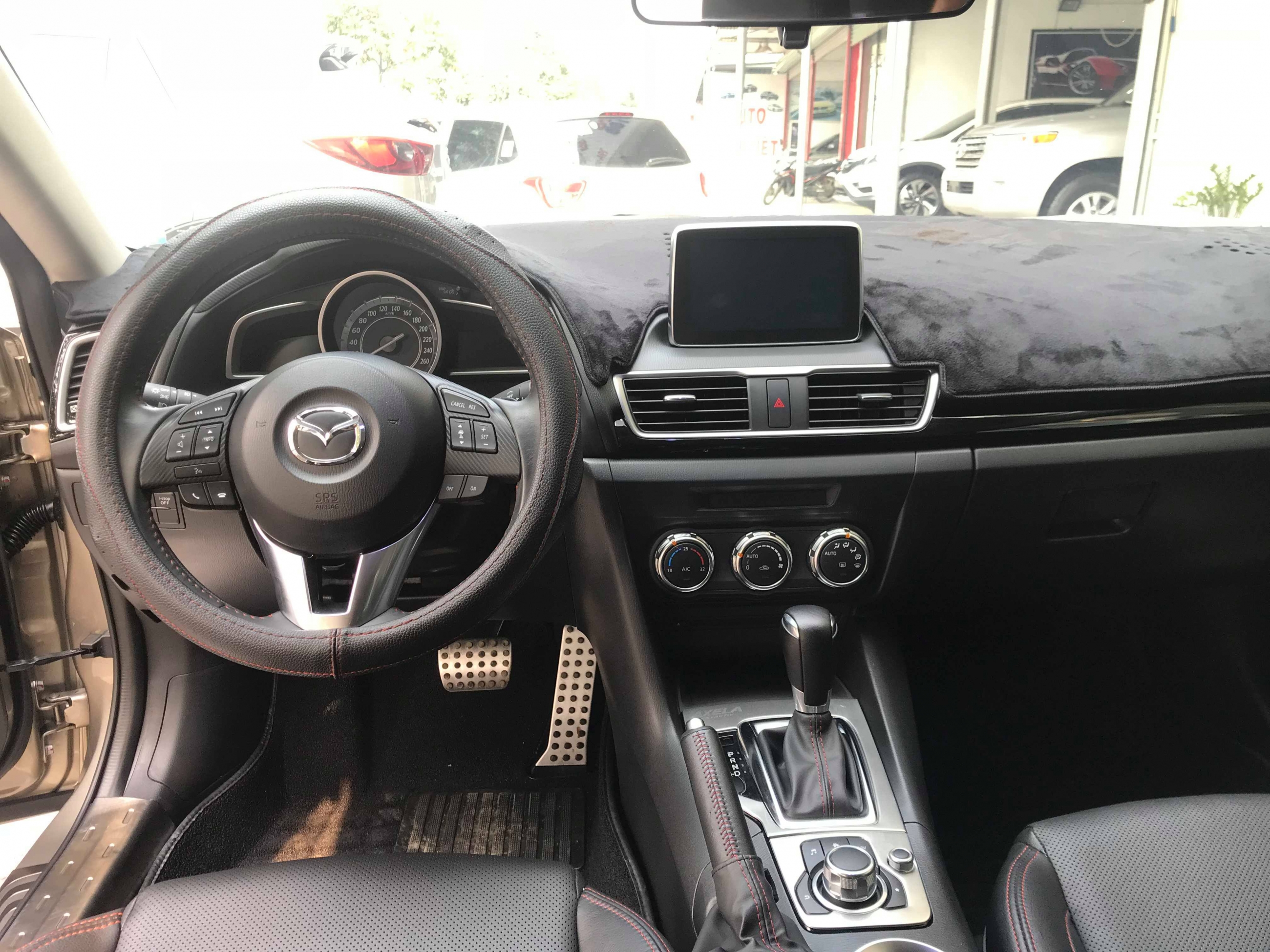 Mazda 3 Hatchback 1.5AT 2015 - 6