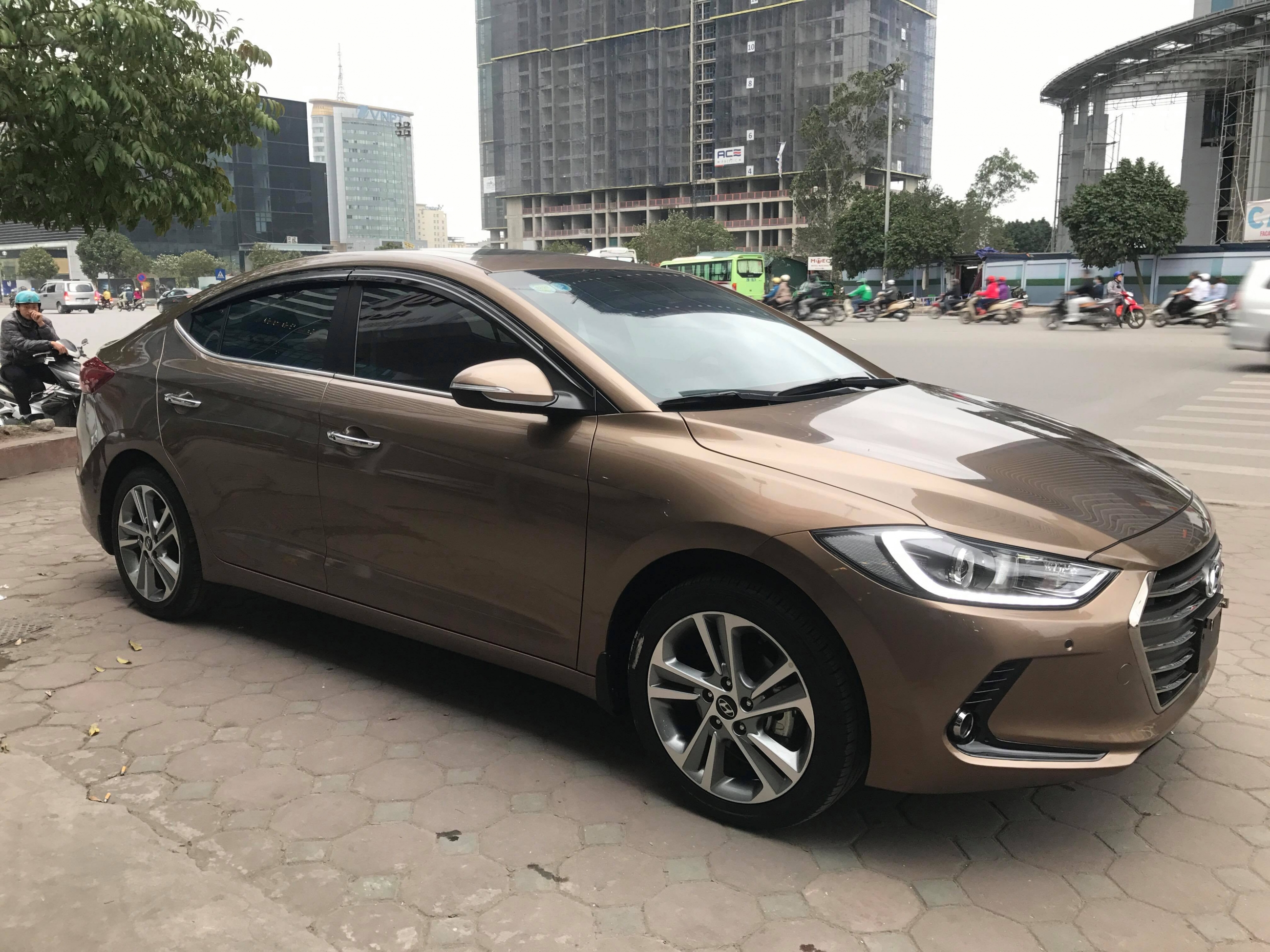 Hyundai Elantra GLS 2.0AT 2017 - 5