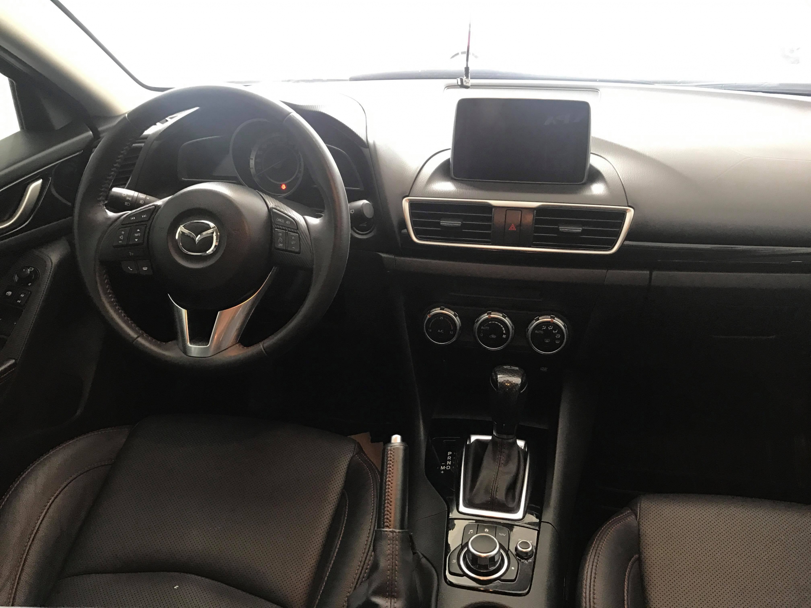 Mazda 3 Hatchback 1.5AT 2015 - 6