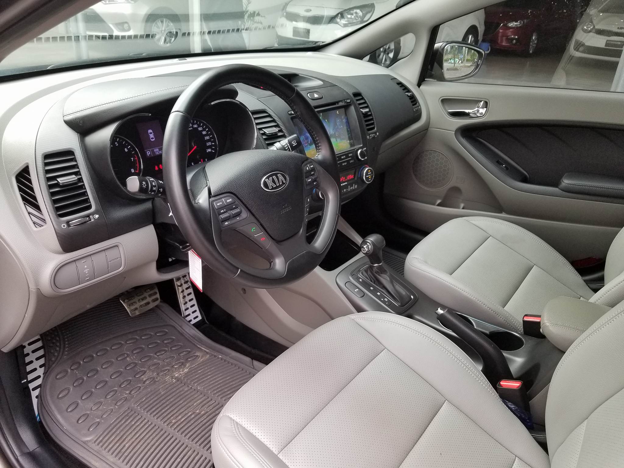 Kia K3 1.6AT 2015 - 7