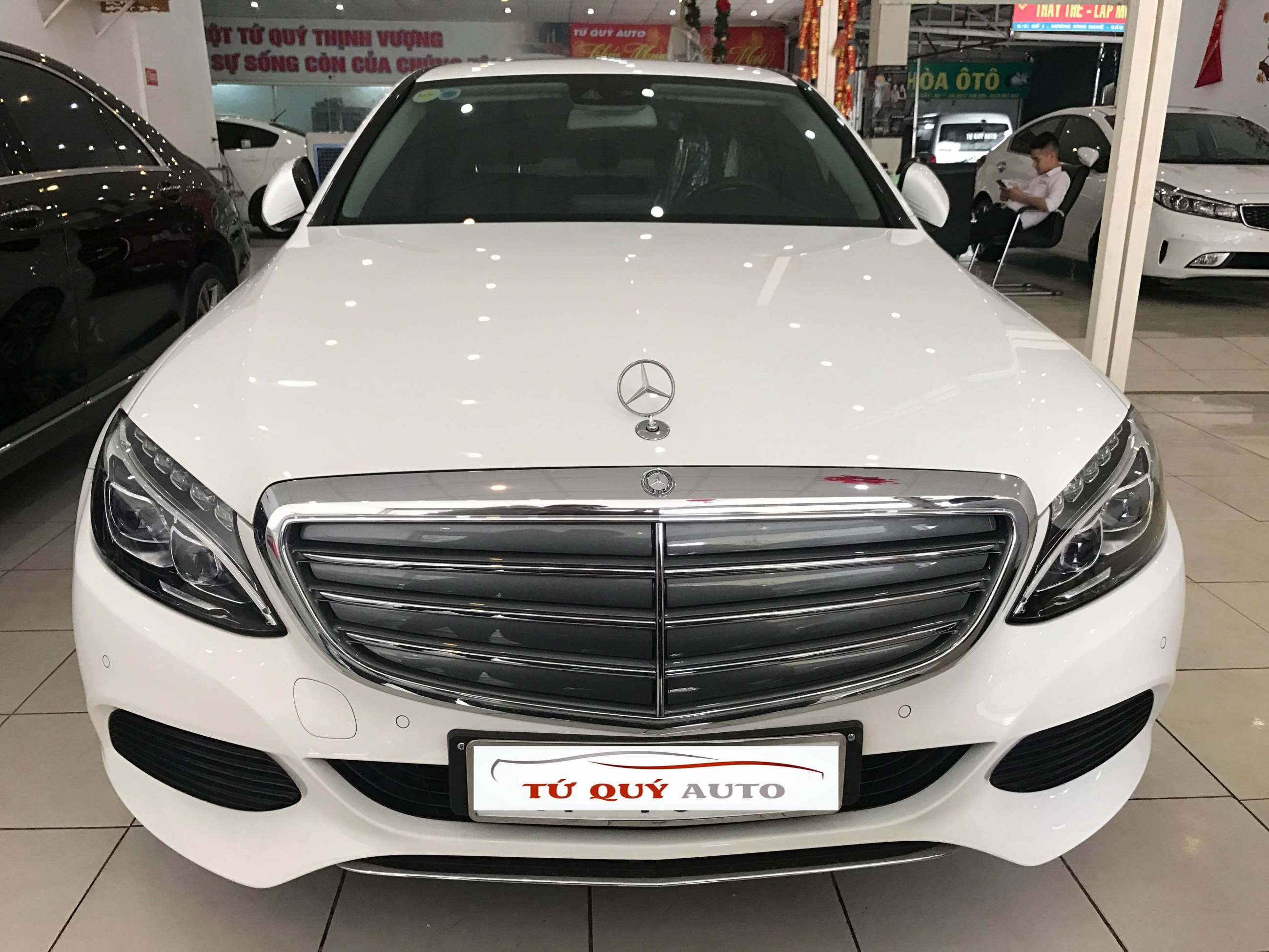 Xe Mercedes Benz C class C250 2017 - Trắng