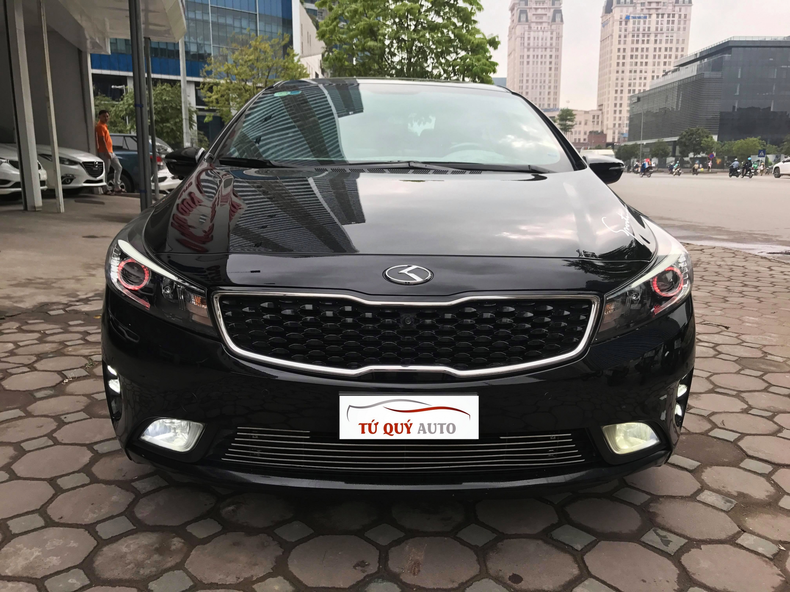 Xe Kia Cerato 1.6 AT 2017 - Đen