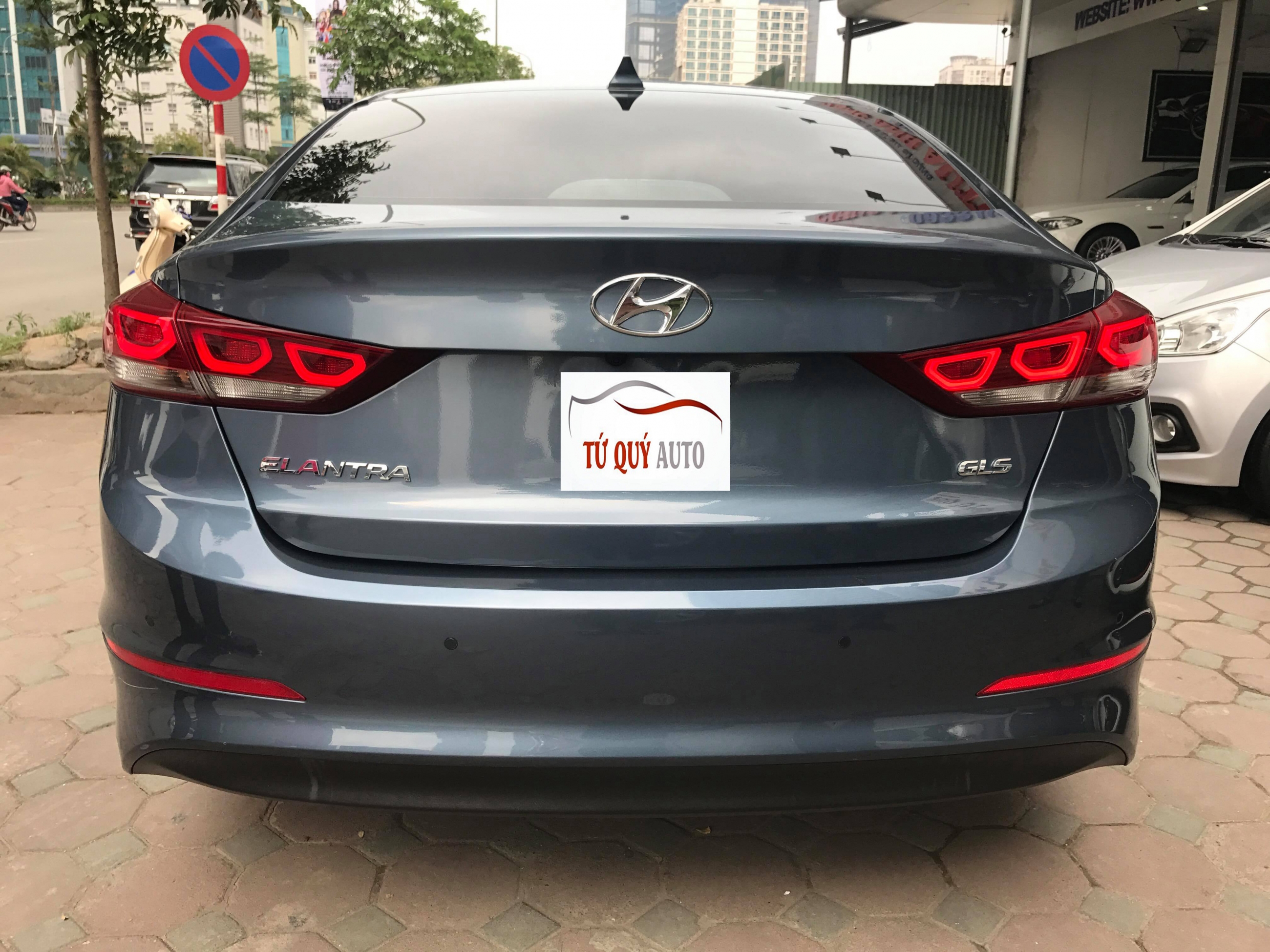 Hyundai Elantra GLS 2.0AT 2017 - 2