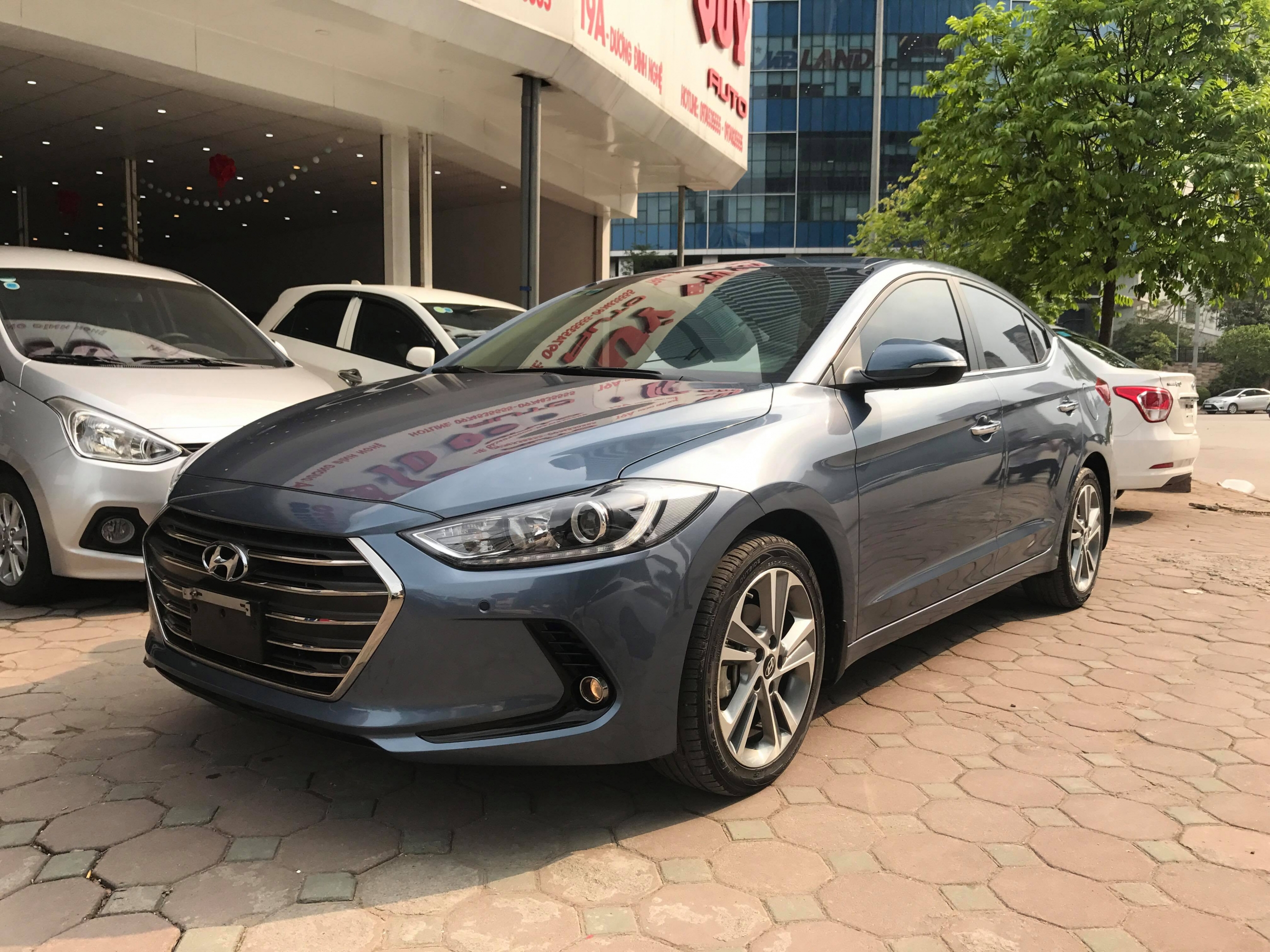 Hyundai Elantra GLS 2.0AT 2017 - 4