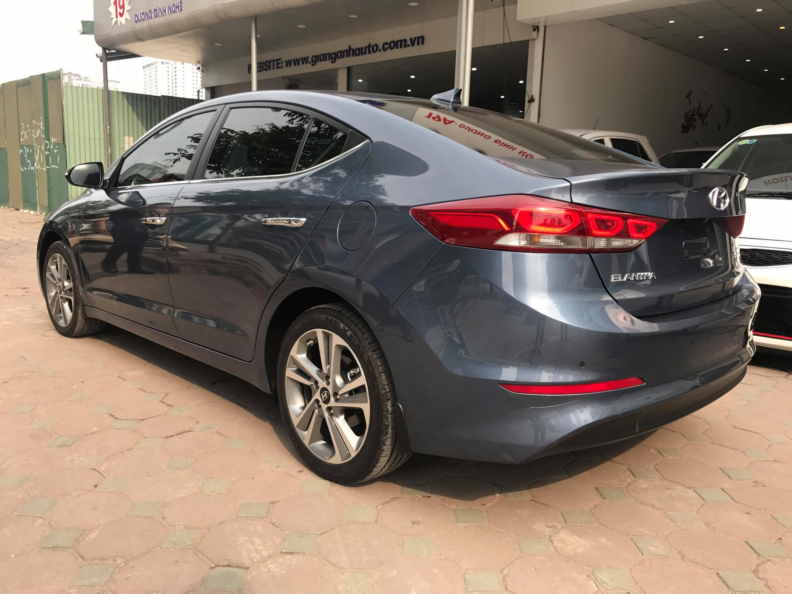 Hyundai Elantra GLS 2.0AT 2017 - 5