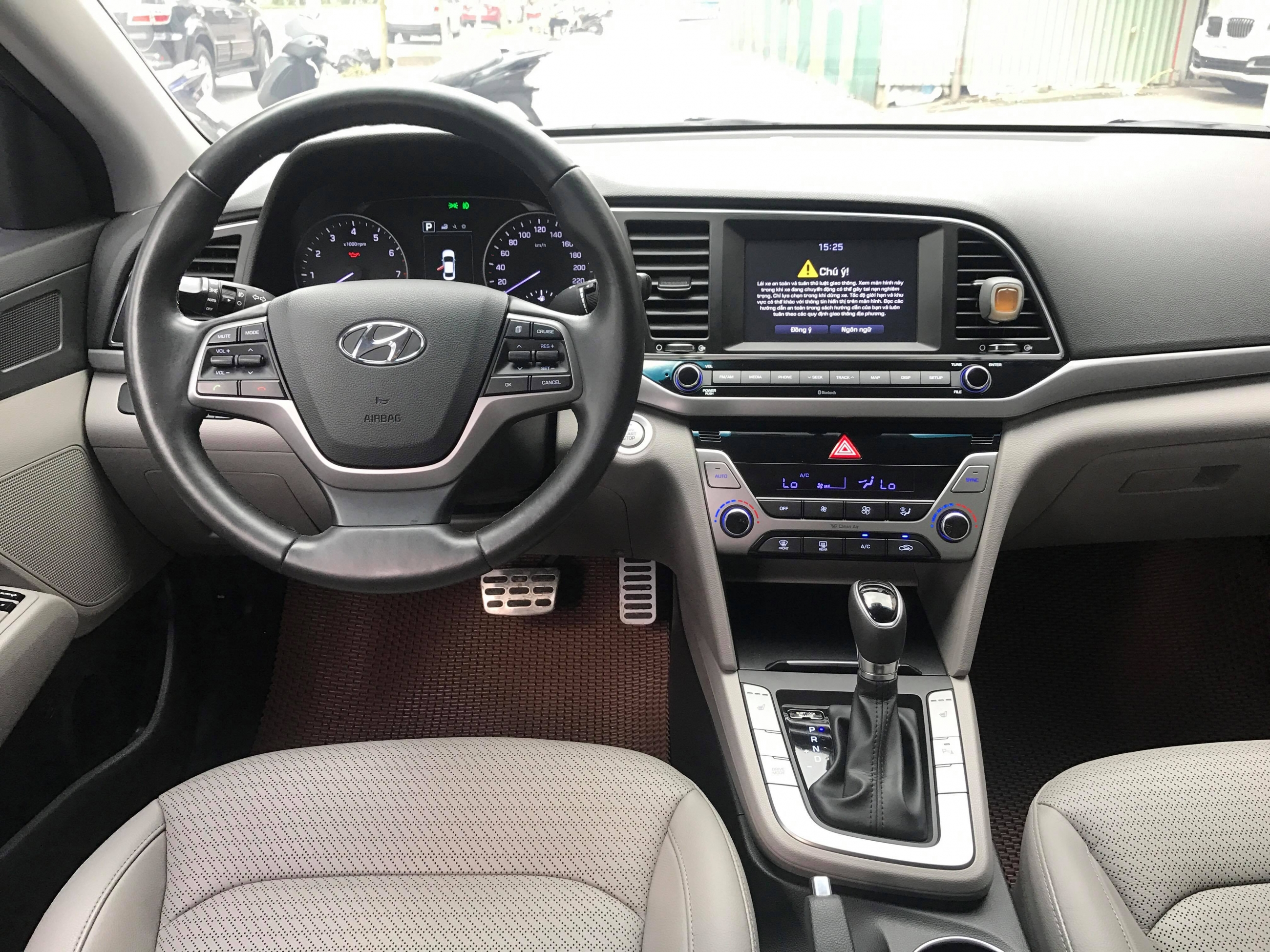 Hyundai Elantra GLS 2.0AT 2017 - 6