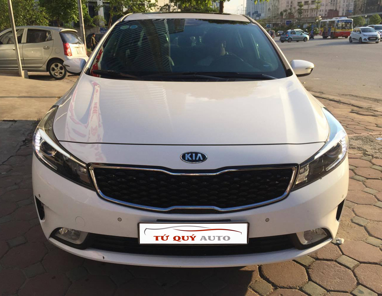 Xe Kia Cerato 2.0AT 2016 - Trắng