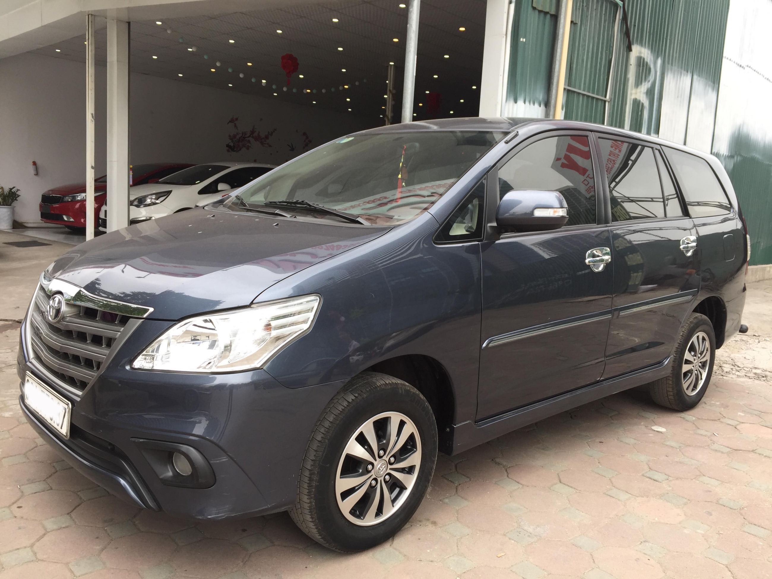 Toyota Innova 2.0E 2015 - 3