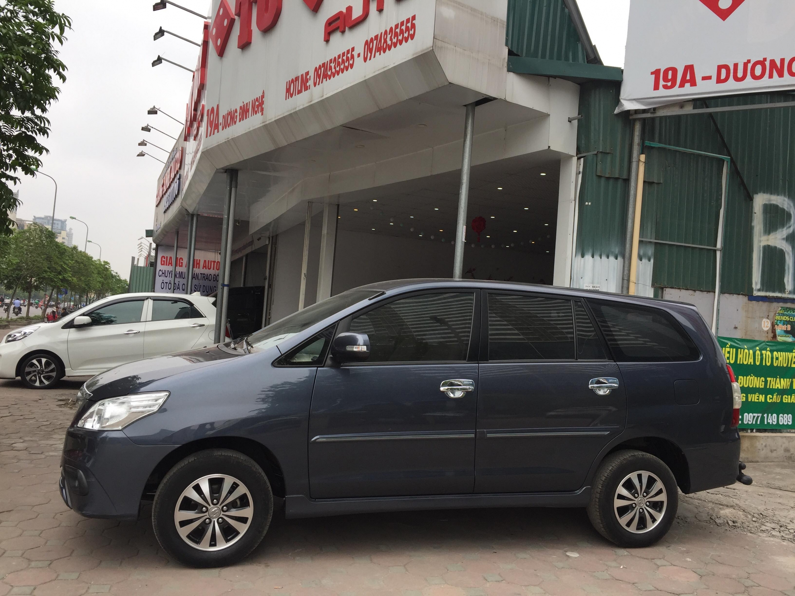 Toyota Innova 2.0E 2015 - 4